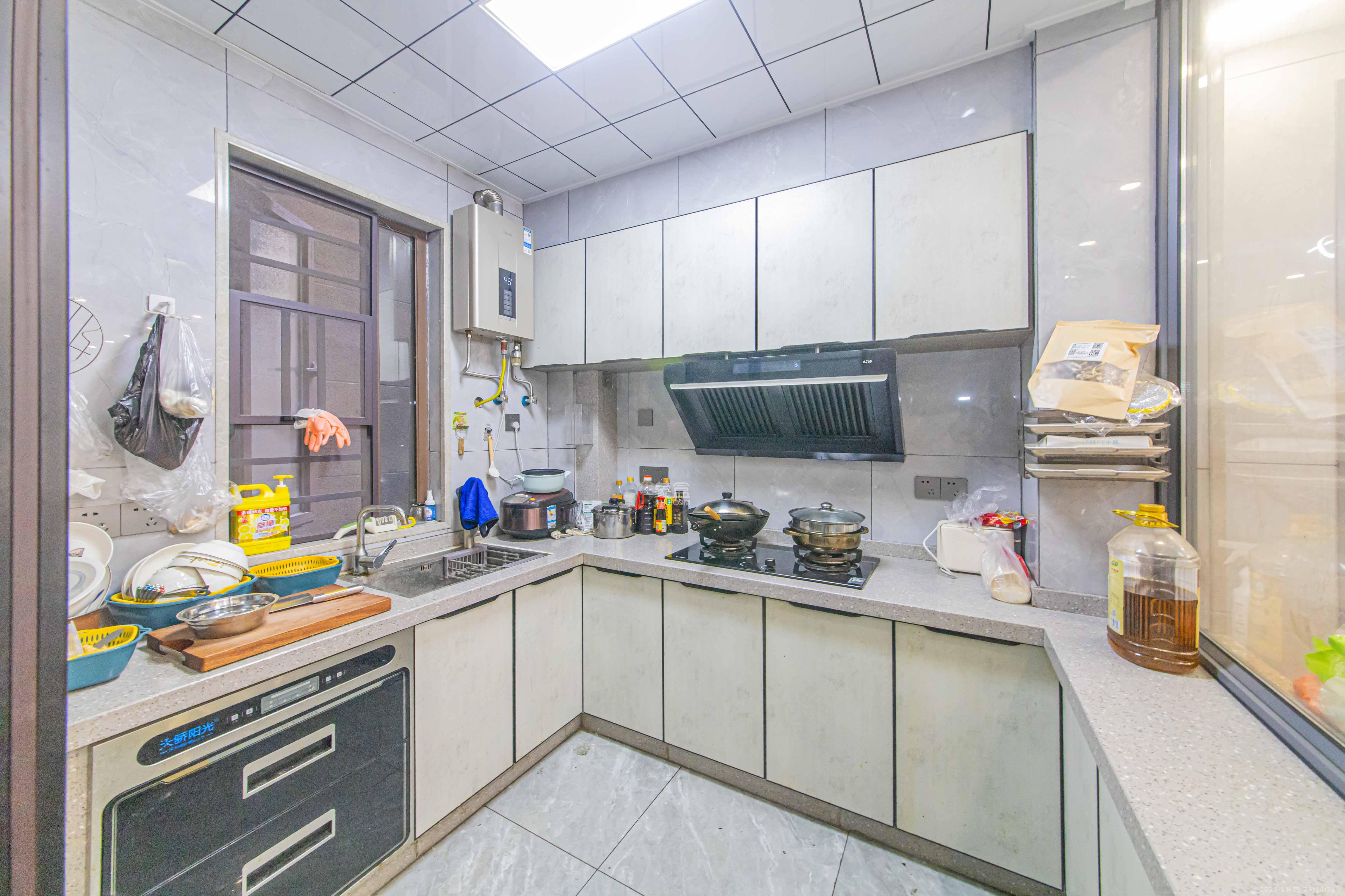 大唐印象二期御府 3室2厅1卫 115.0万 大唐印象二期御府 3室2厅1卫 115.0万厨房