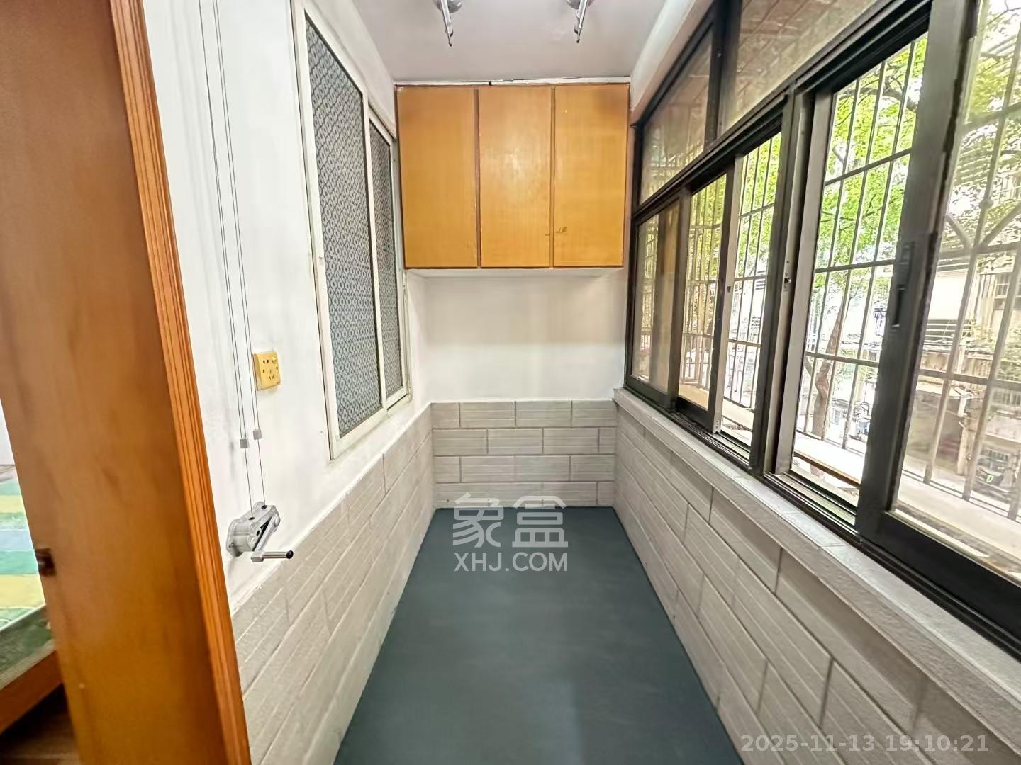 涂家冲社区(涂新小区、农商银行宿舍) 2室1厅1卫 1600.0元/月 涂家冲社区(涂新小区、农商银行宿舍) 2室1厅1卫 1600.0元/月室内图