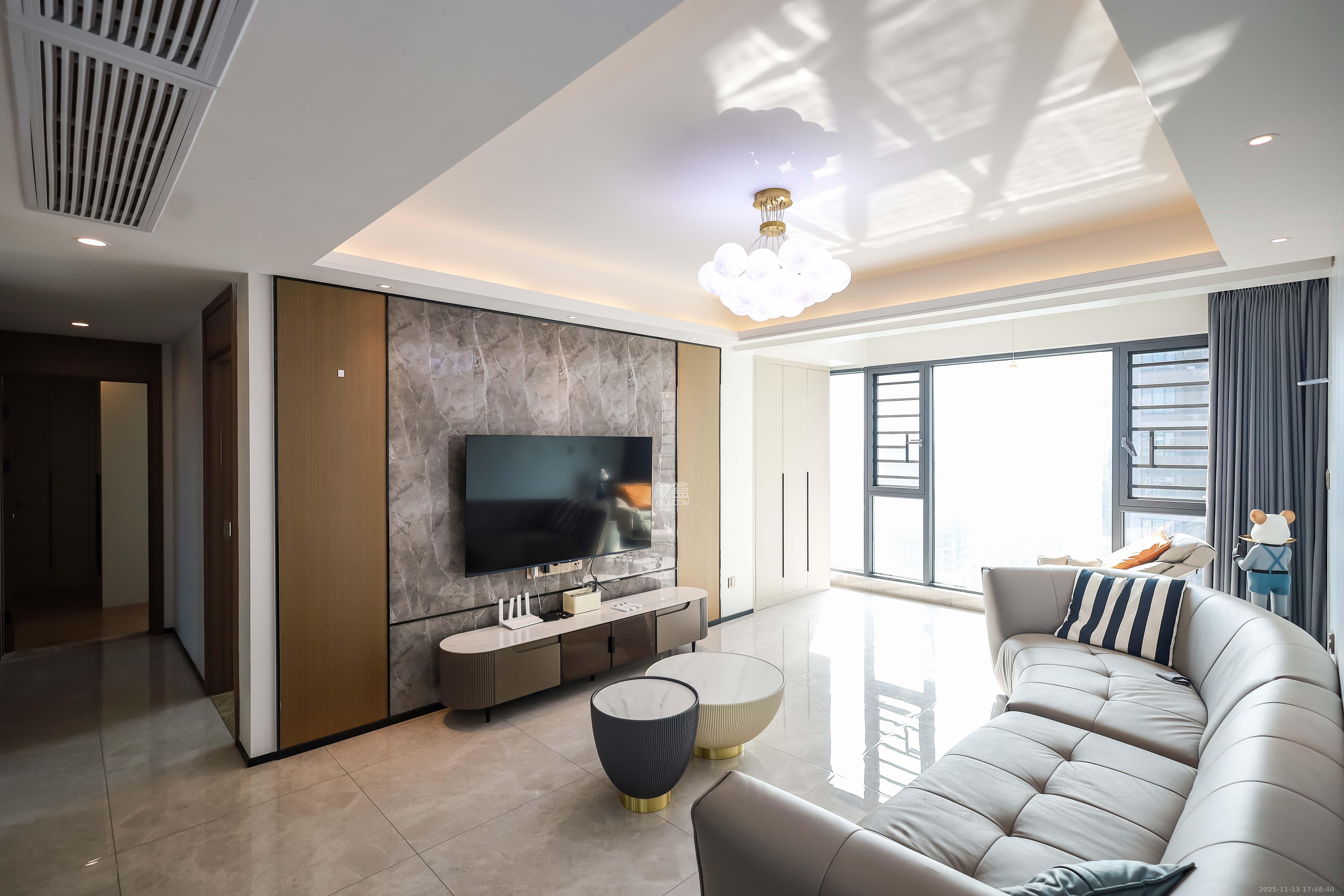 长房云尚公馆 4室2厅2卫 139.0万 长房云尚公馆 4室2厅2卫 139.0万客厅