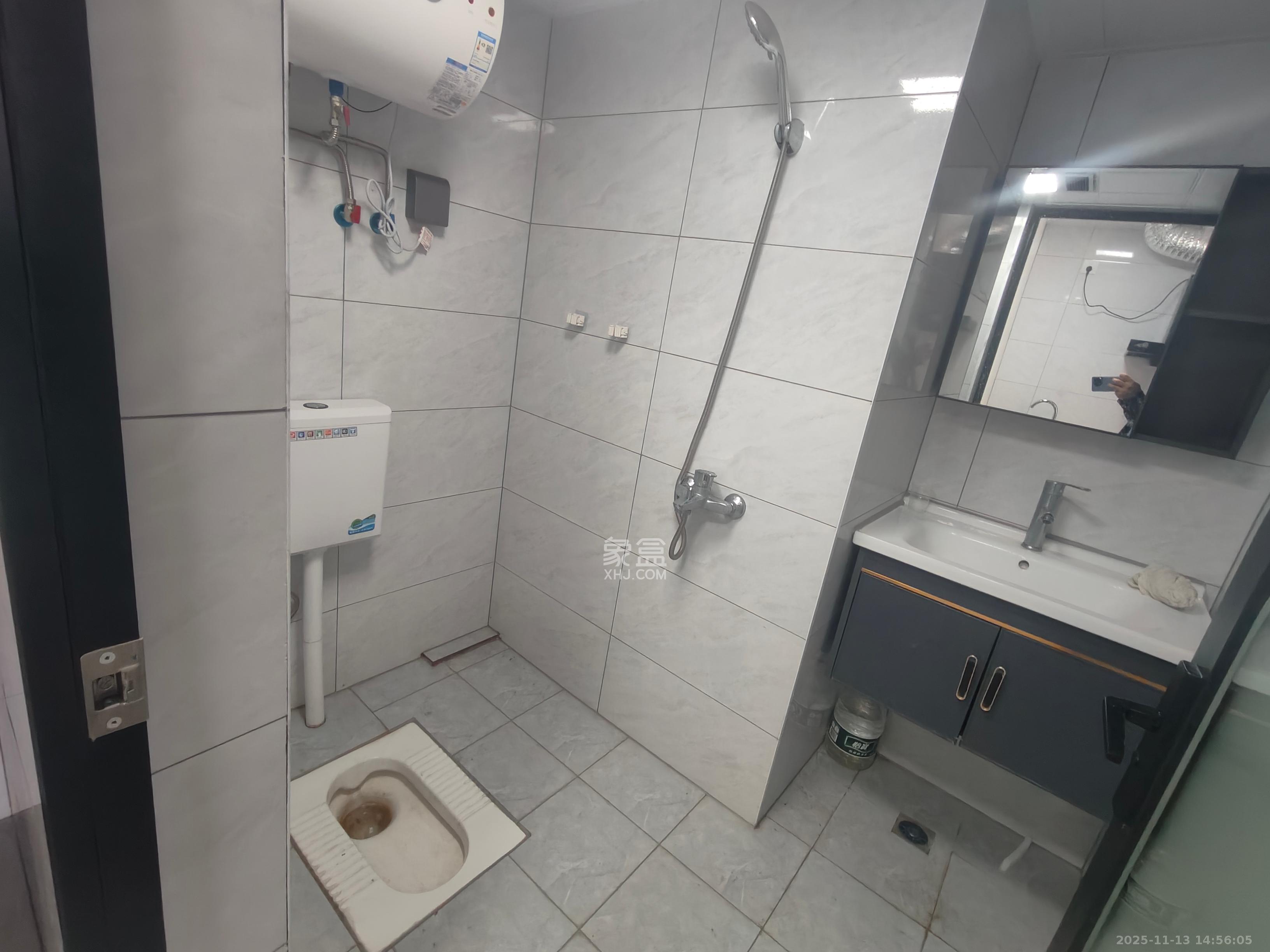 友兴家园  1室1厅1卫    1600.0元/月室内图