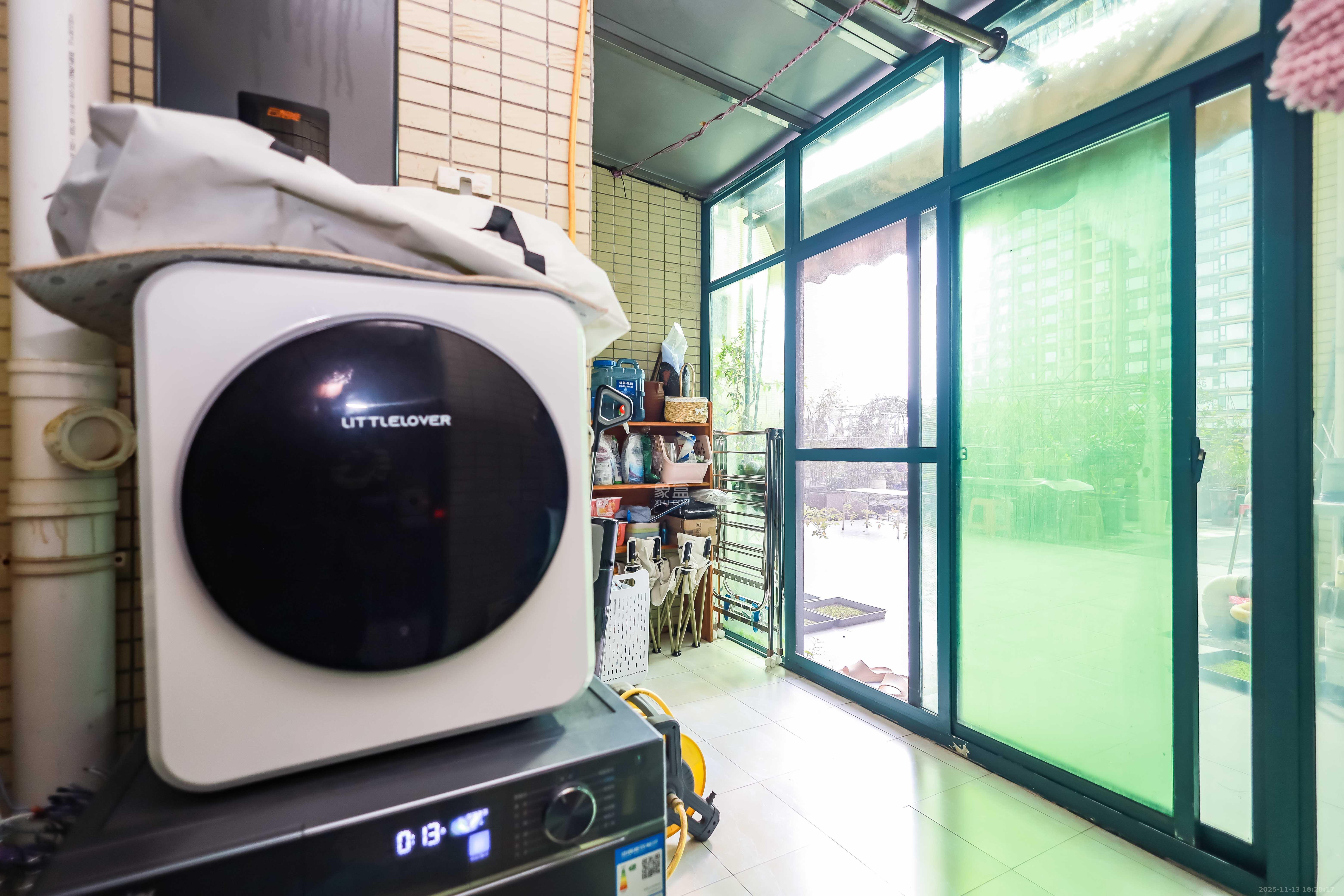 恒大华府  3室2厅1卫    135.0万阳台