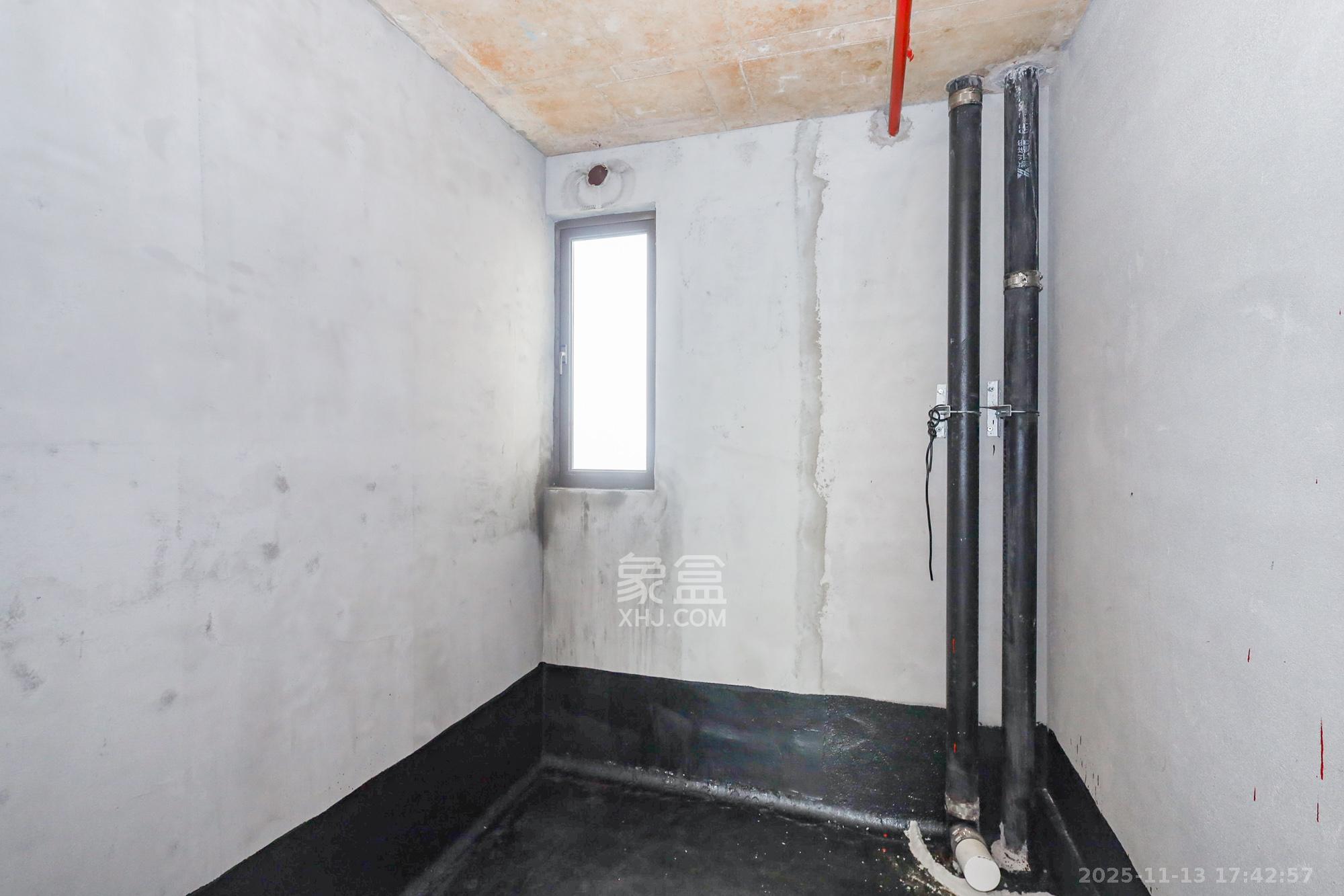 正荣滨江紫阙台  4室2厅2卫    199.0万卫生间