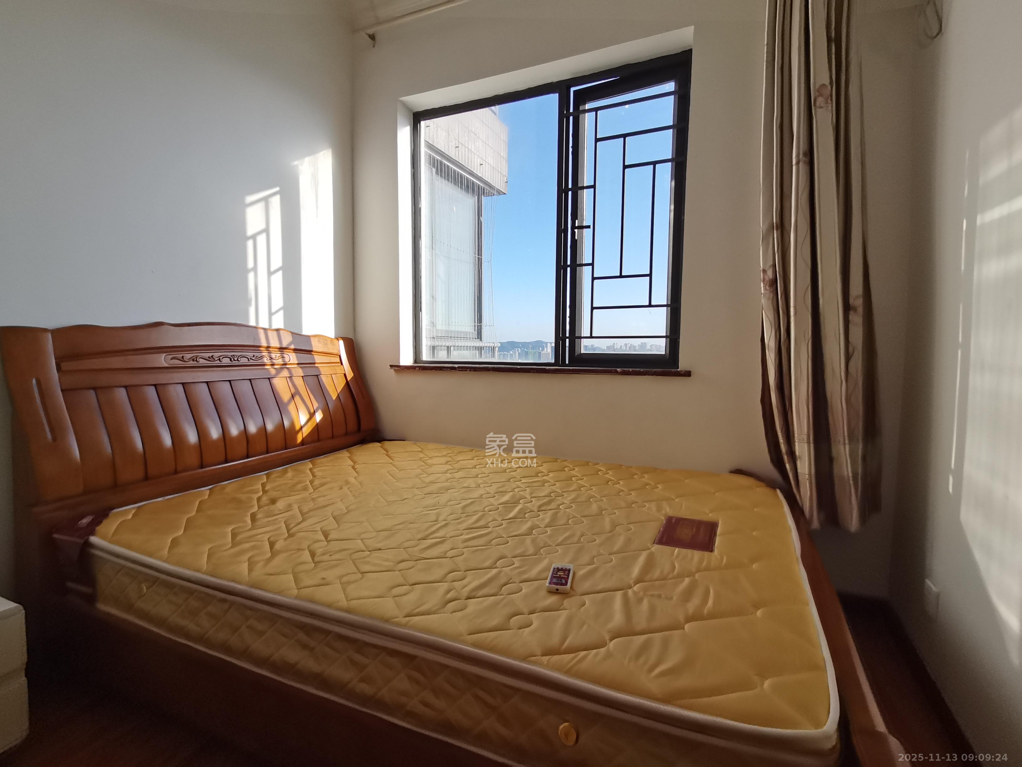 莱茵城  3室2厅1卫    2100.0元/月室内图