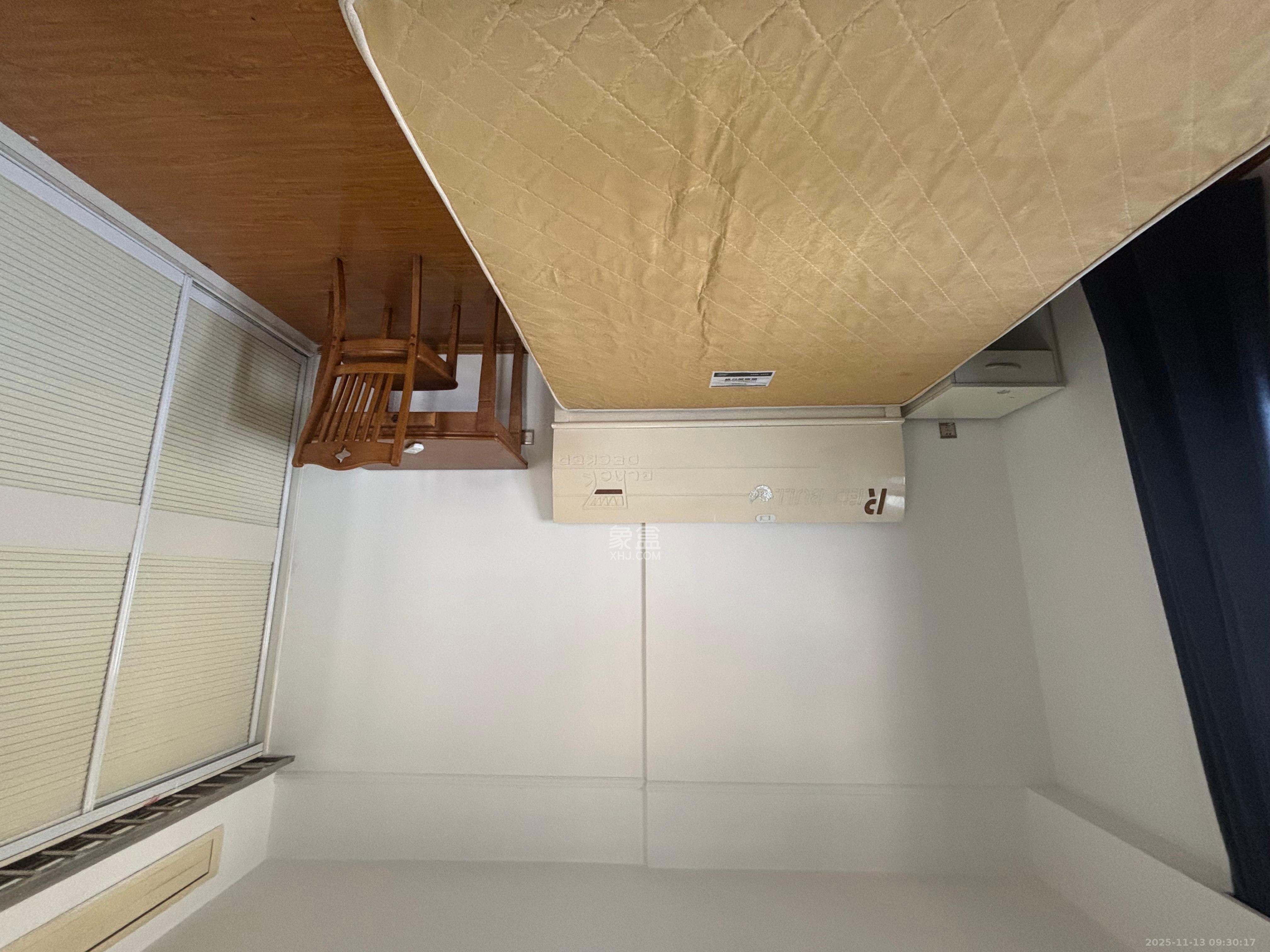 东塘瑞府  2室2厅1卫    2400.0元/月室内图