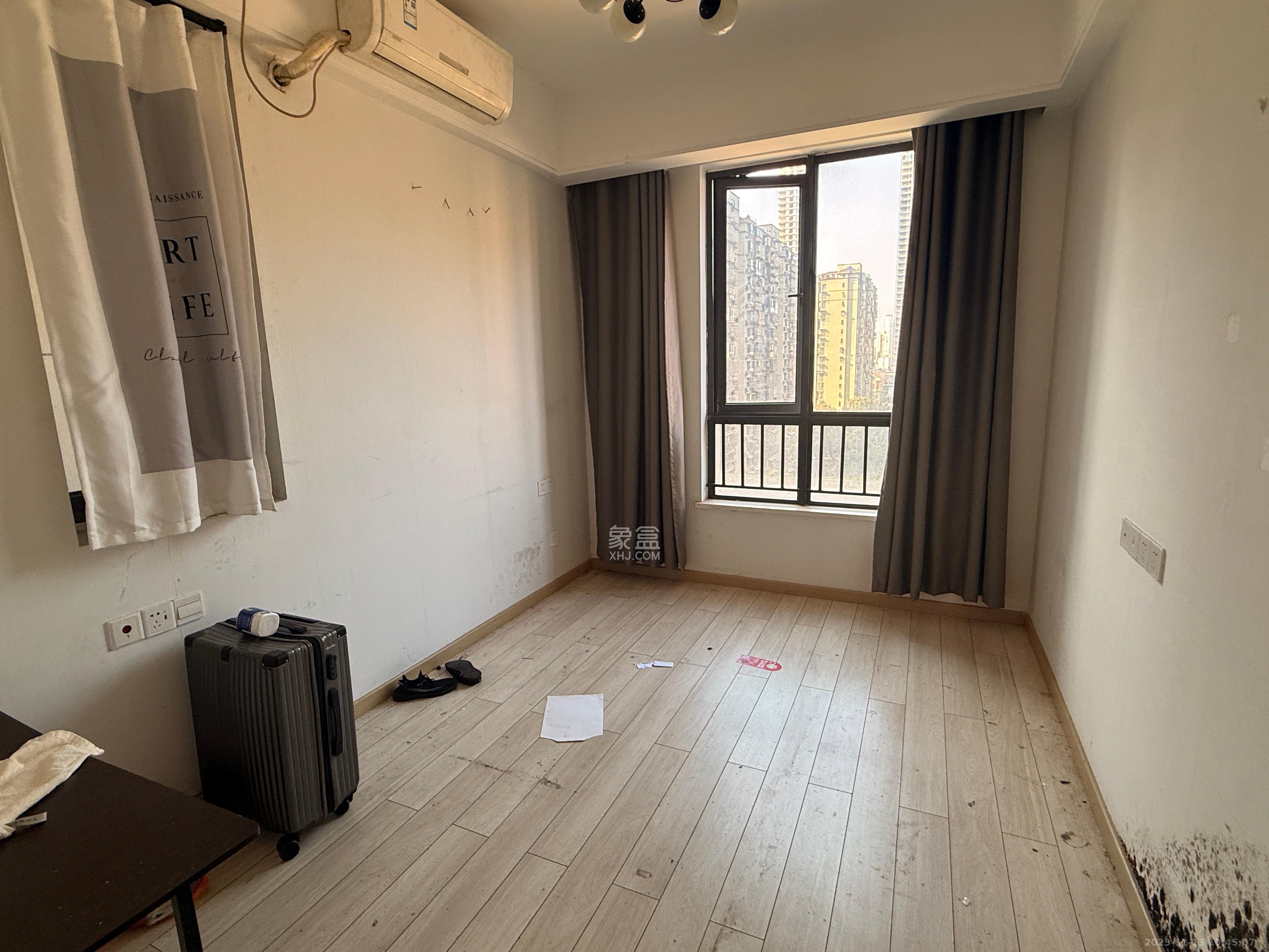 启迪协信中心  2室1厅1卫    2300.0元/月室内图