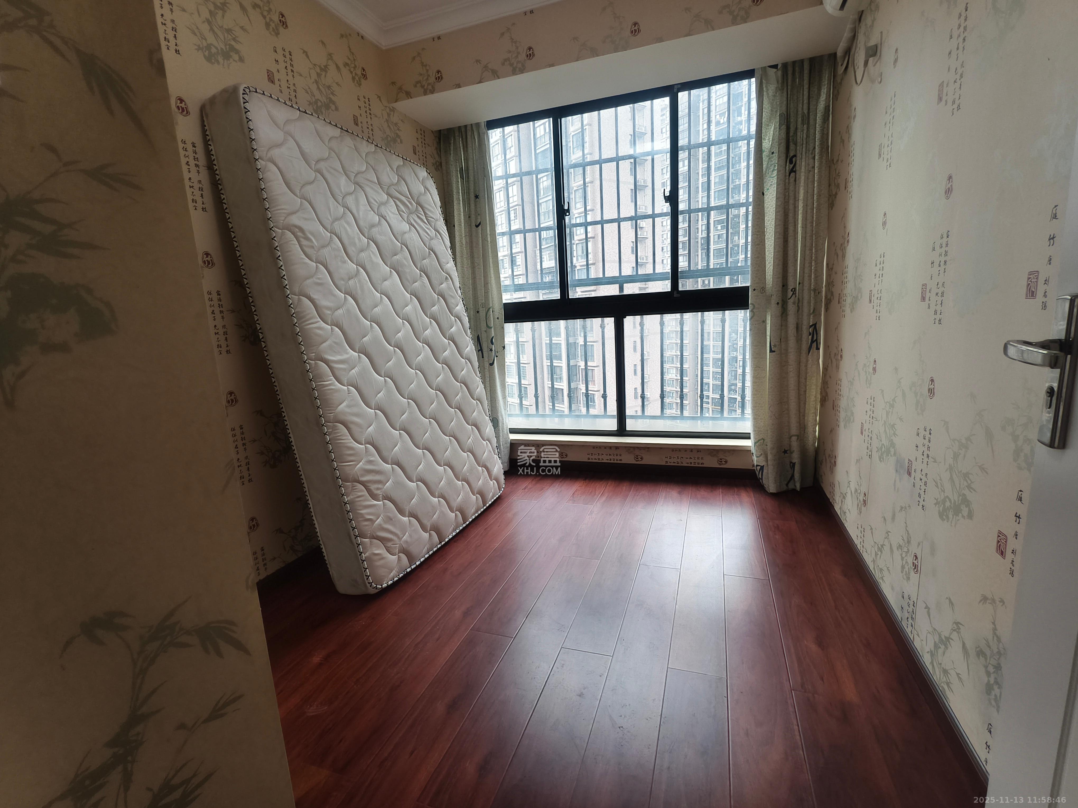 康桥长郡  4室2厅2卫    2600.0元/月室内图