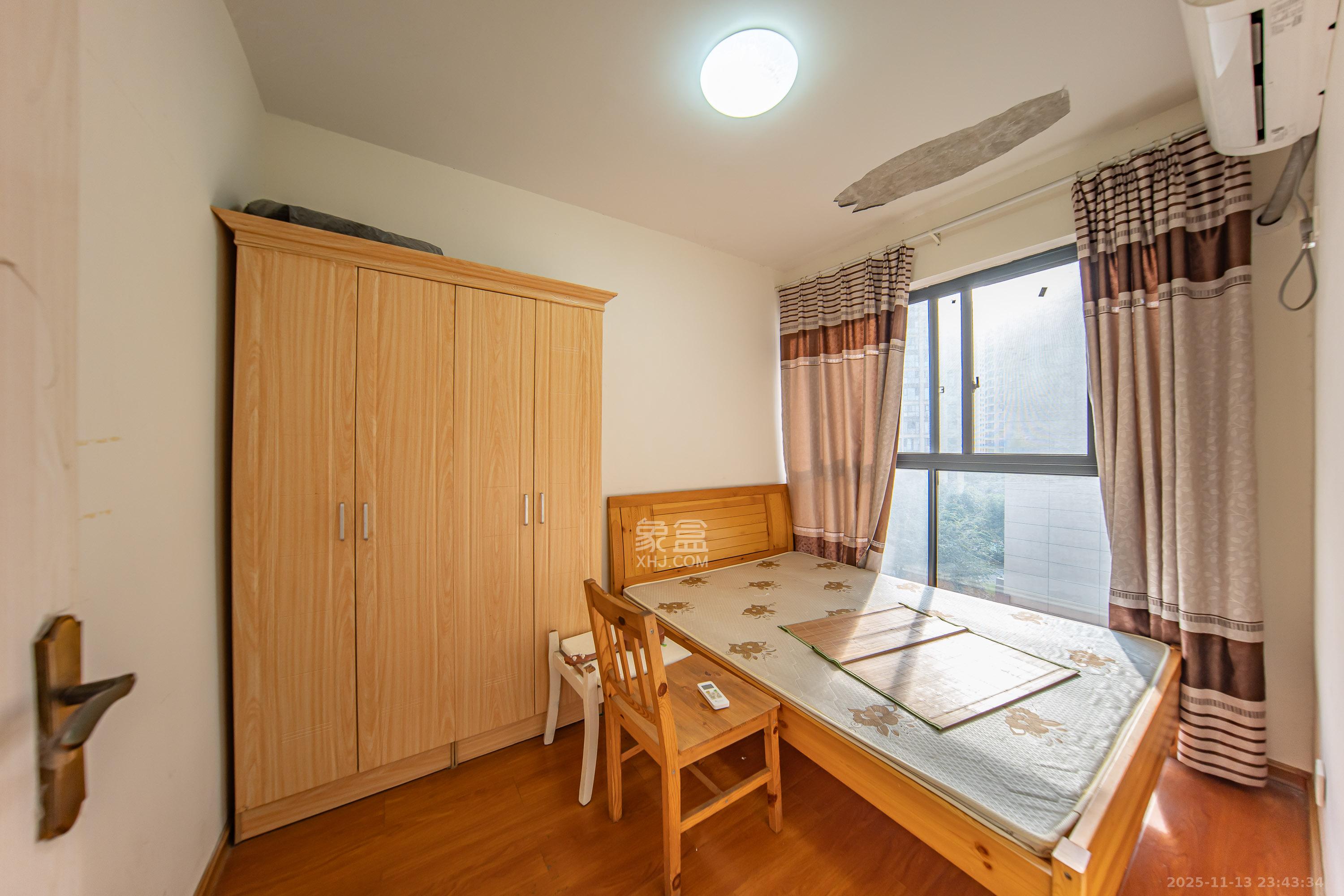 湘熙水郡(观澜海赋家园) 3室2厅1卫 100.0万 湘熙水郡(观澜海赋家园) 3室2厅1卫 100.0万卧室