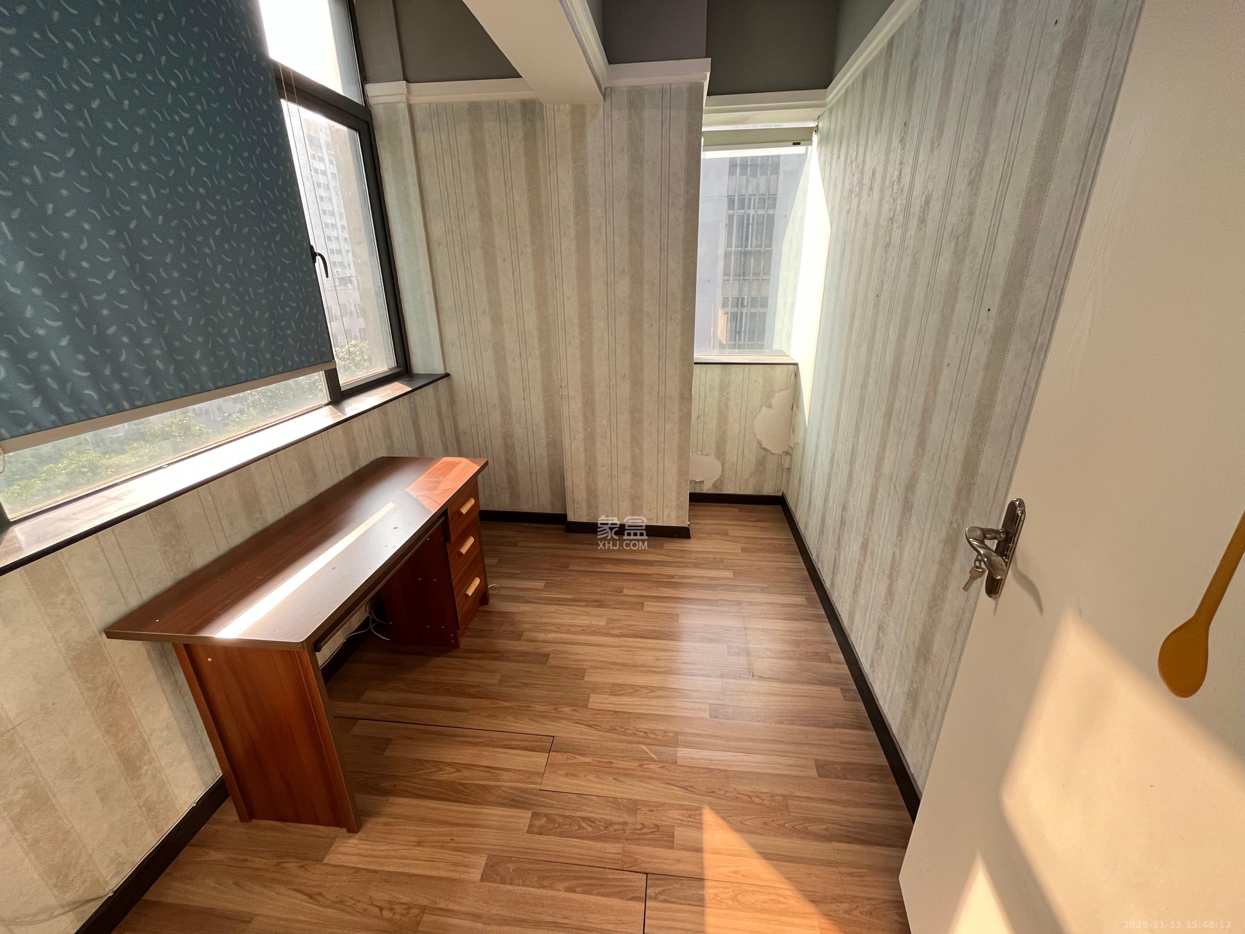 湘域中央  2室1厅1卫    3500.0元/月室内图