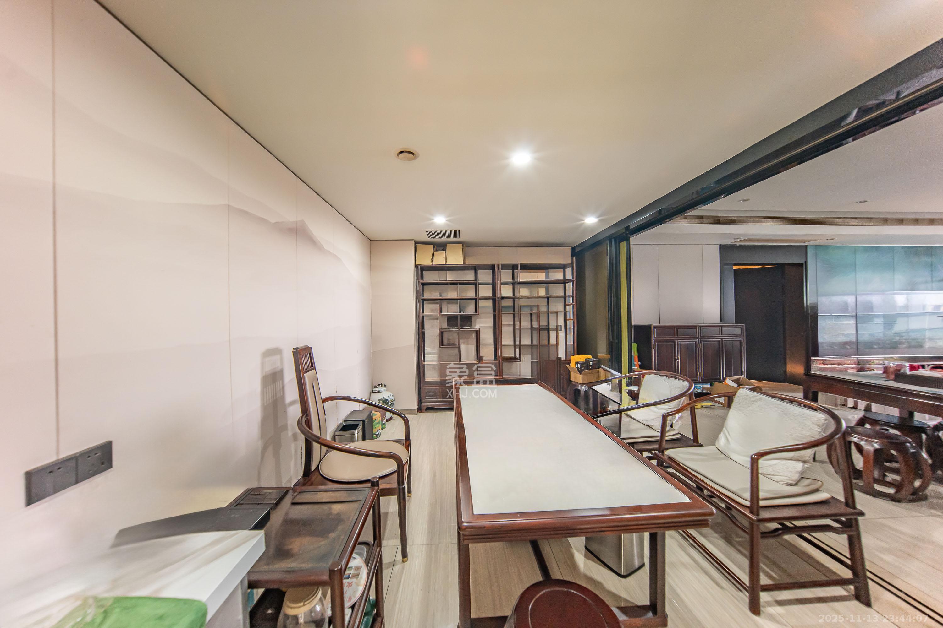 珠江颐德公馆 4室2厅2卫 380.0万 珠江颐德公馆 4室2厅2卫 380.0万厨房