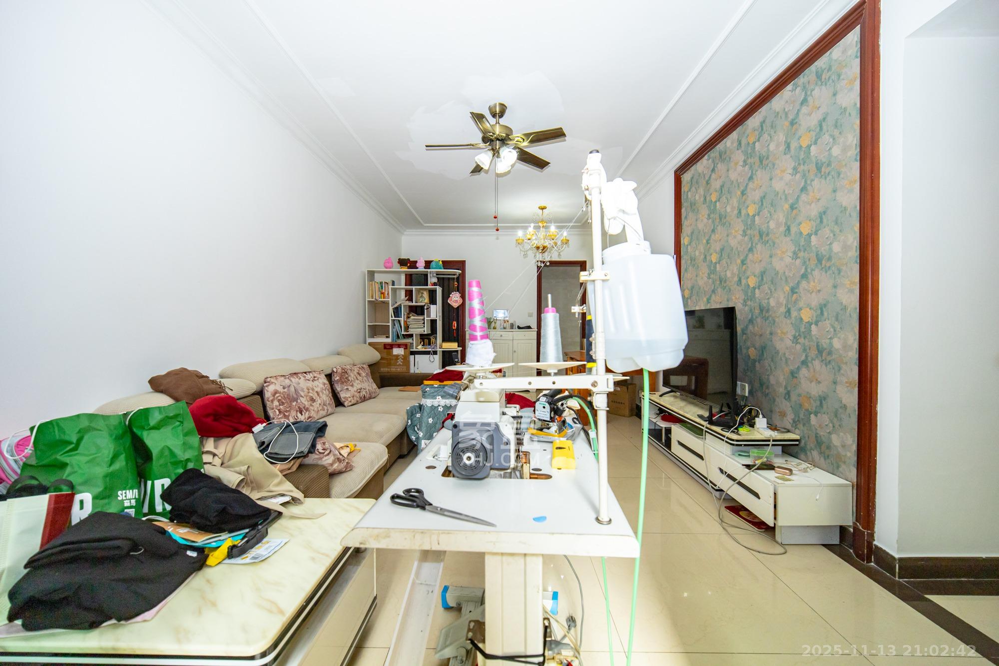 恒大翡翠华庭 3室2厅1卫 65.8万 恒大翡翠华庭 3室2厅1卫 65.8万客厅