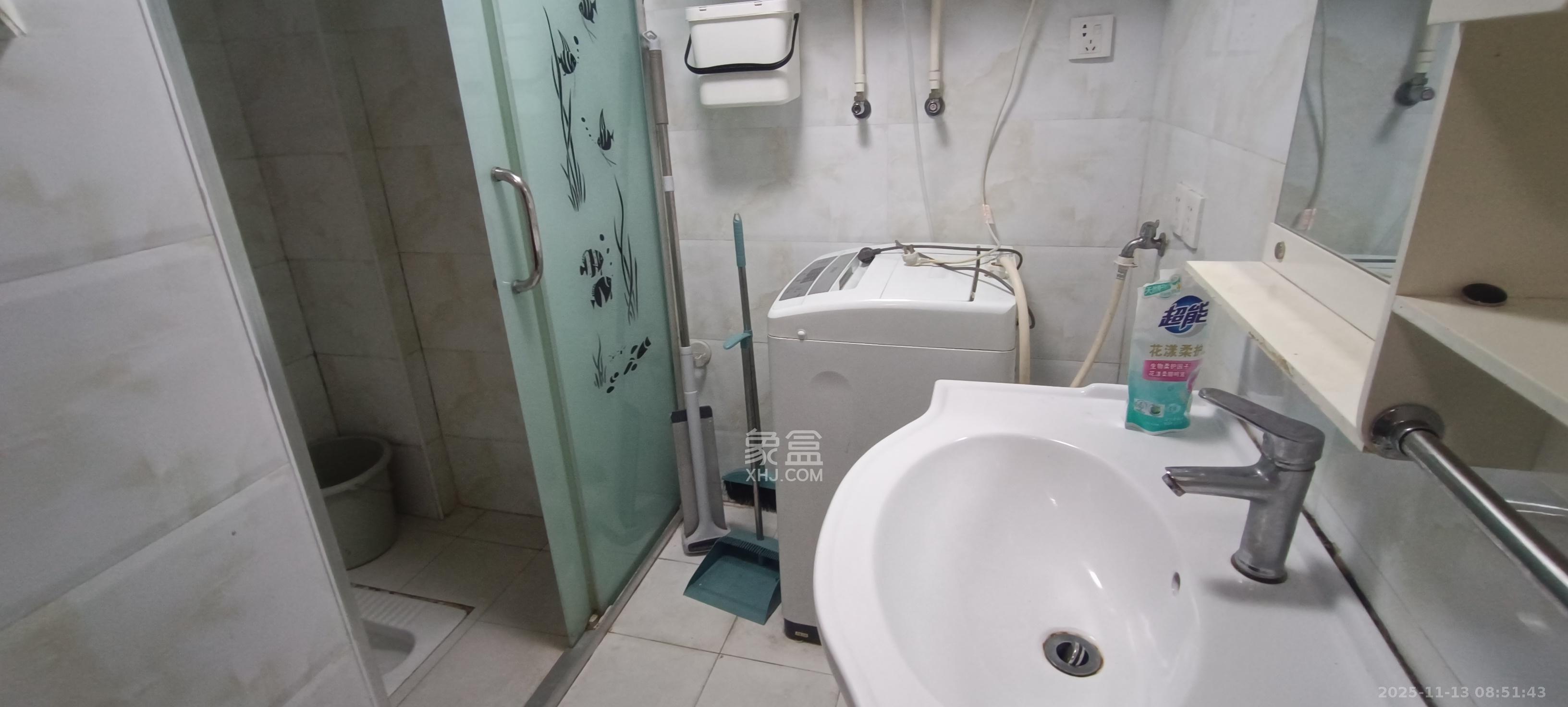 保利麓谷林语I区  1室1厅1卫    1600.0元/月室内图