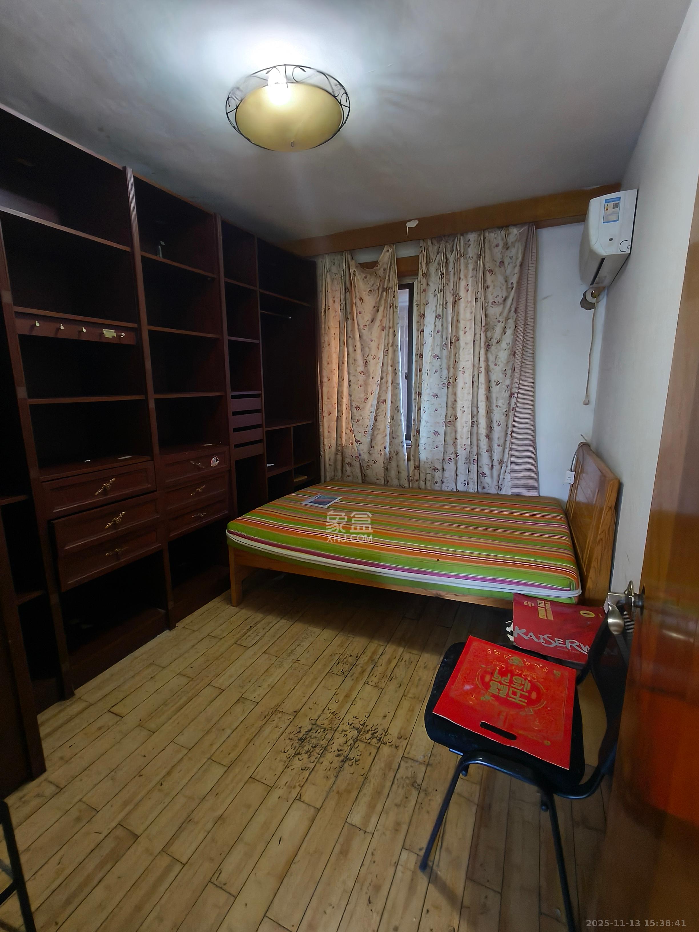 三和公寓  4室2厅2卫    2800.0元/月室内图