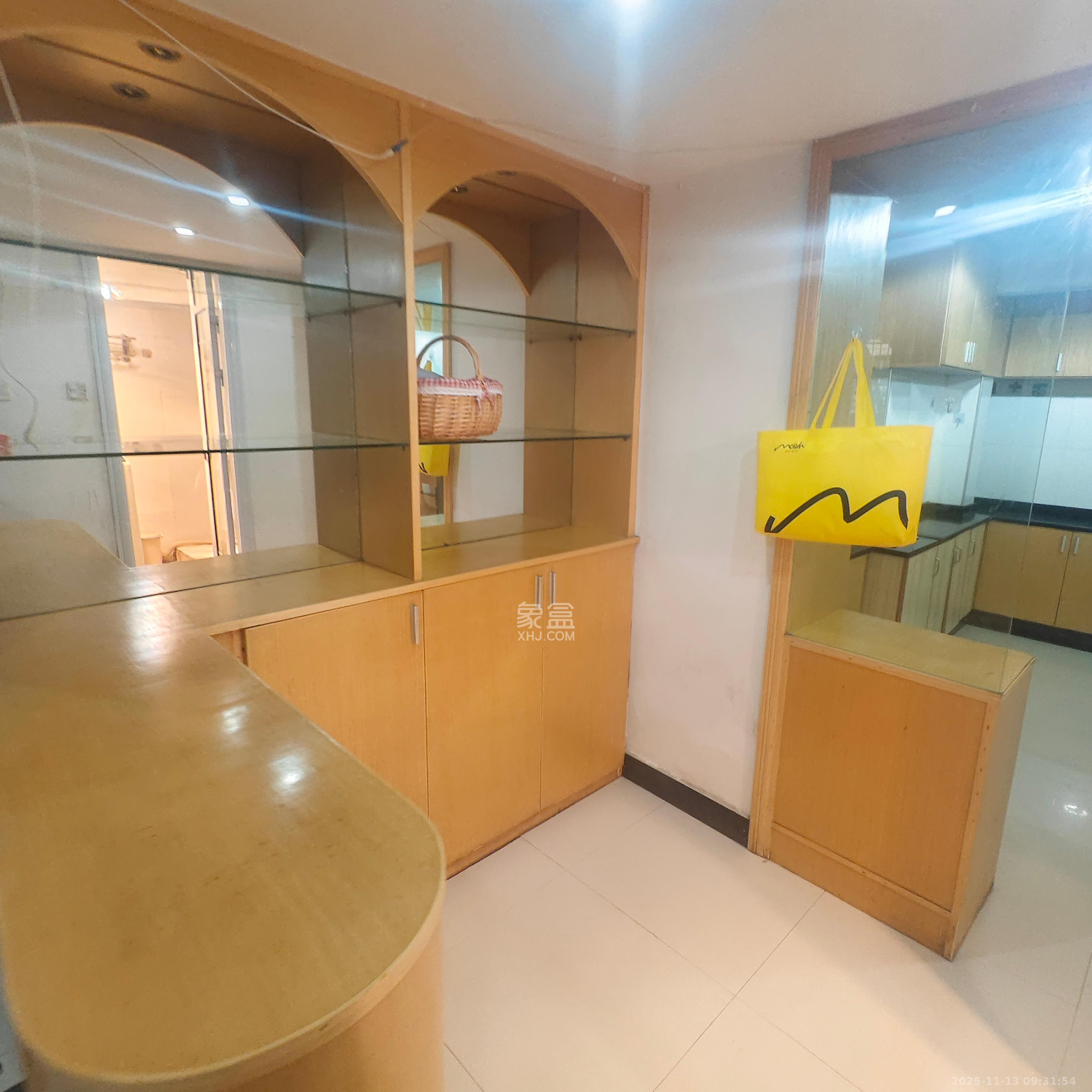 QQ生活馆 2室1厅2卫 1600.0元/月 QQ生活馆 2室1厅2卫 1600.0元/月室内图