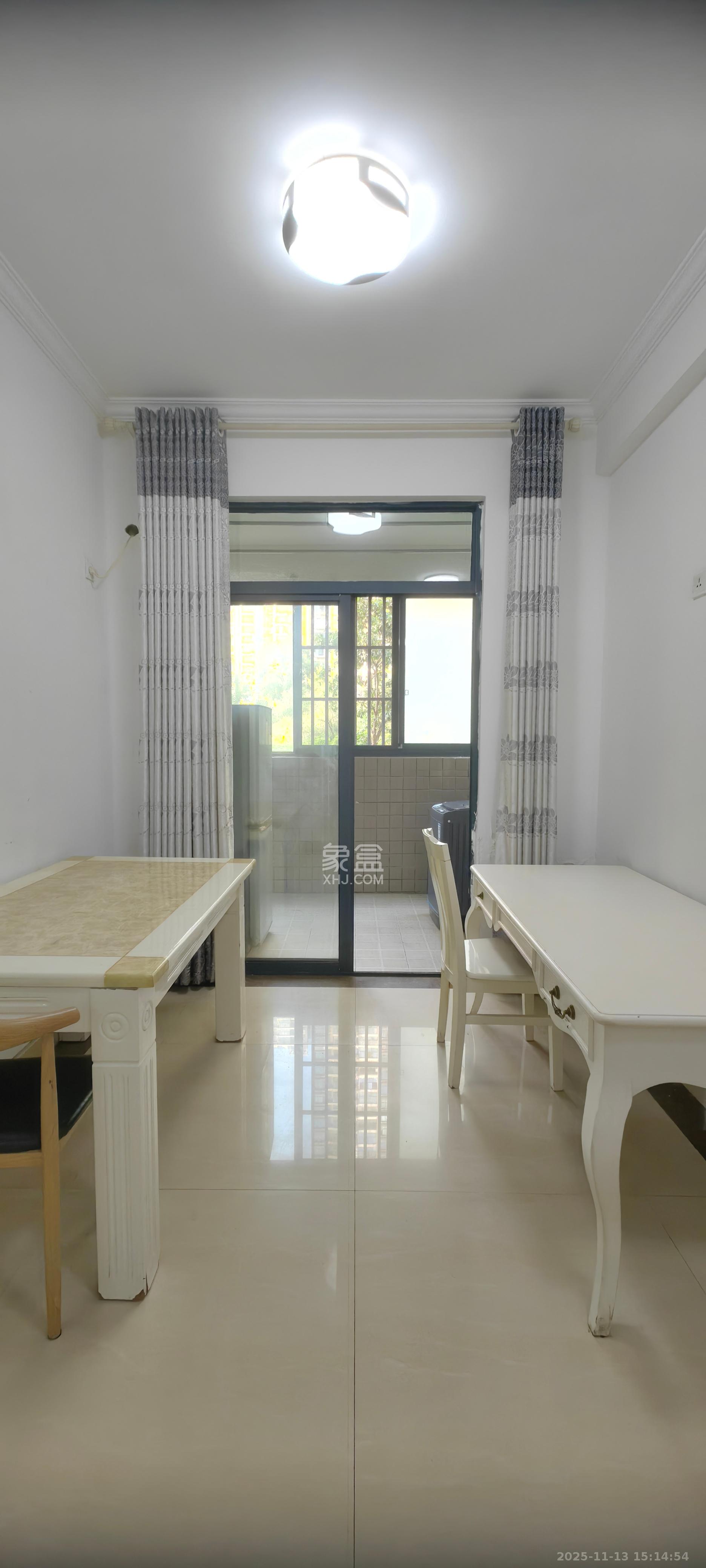 湘江世纪城融江苑  3室2厅1卫    2000.0元/月室内图