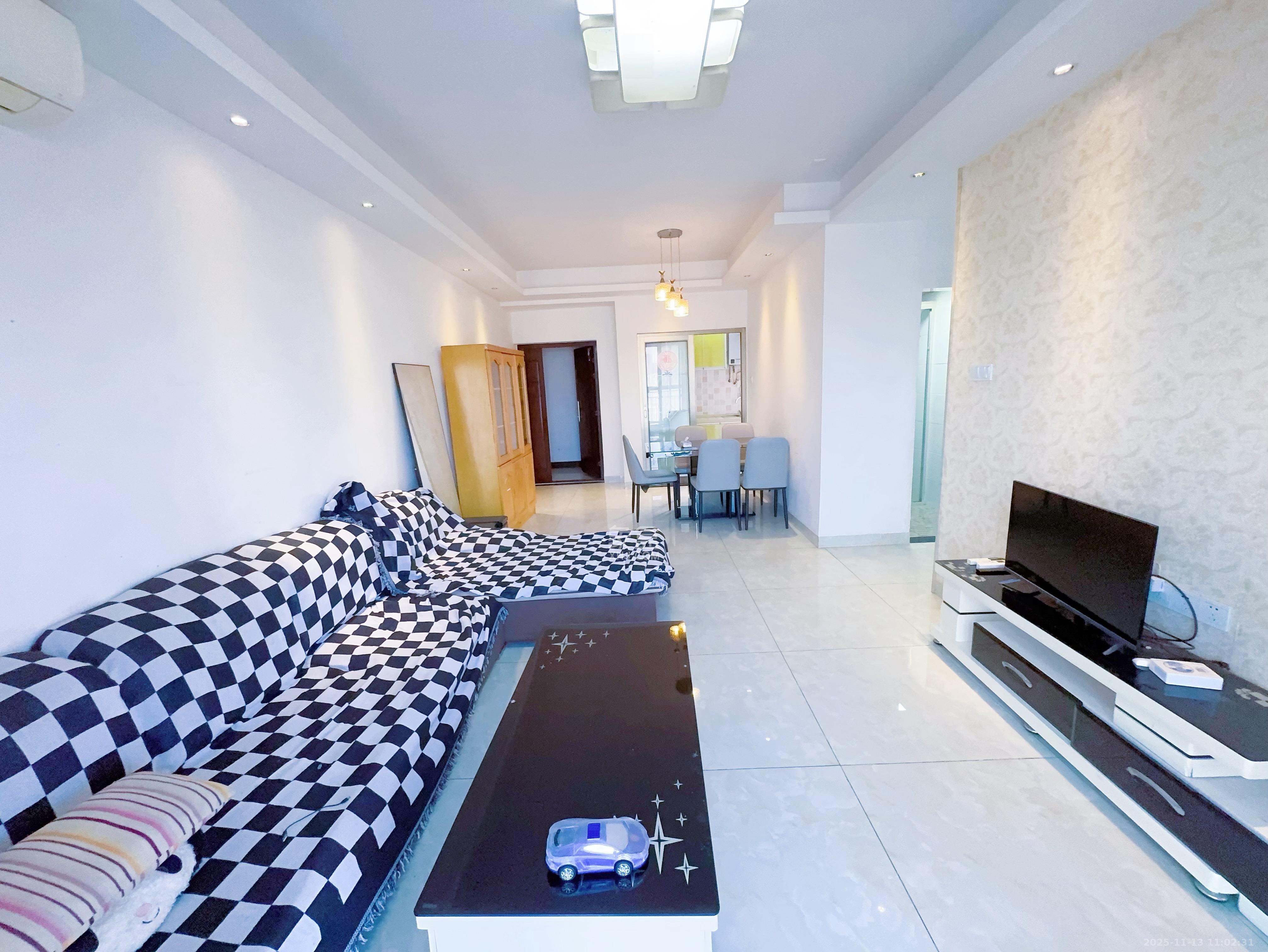 麓谷公馆（涉外国际公馆）  3室2厅1卫    2200.0元/月室内图1