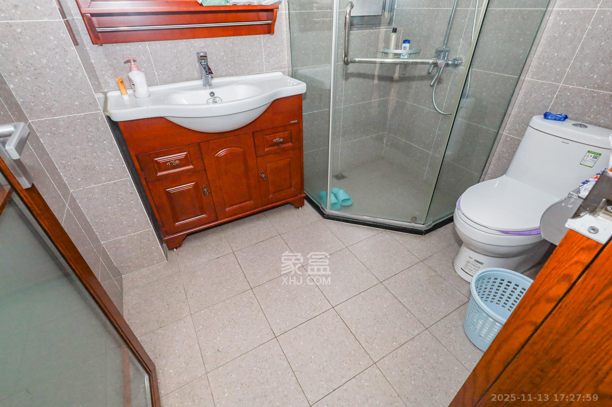 八方小区C区  1室0厅0卫    350.0万卫生间