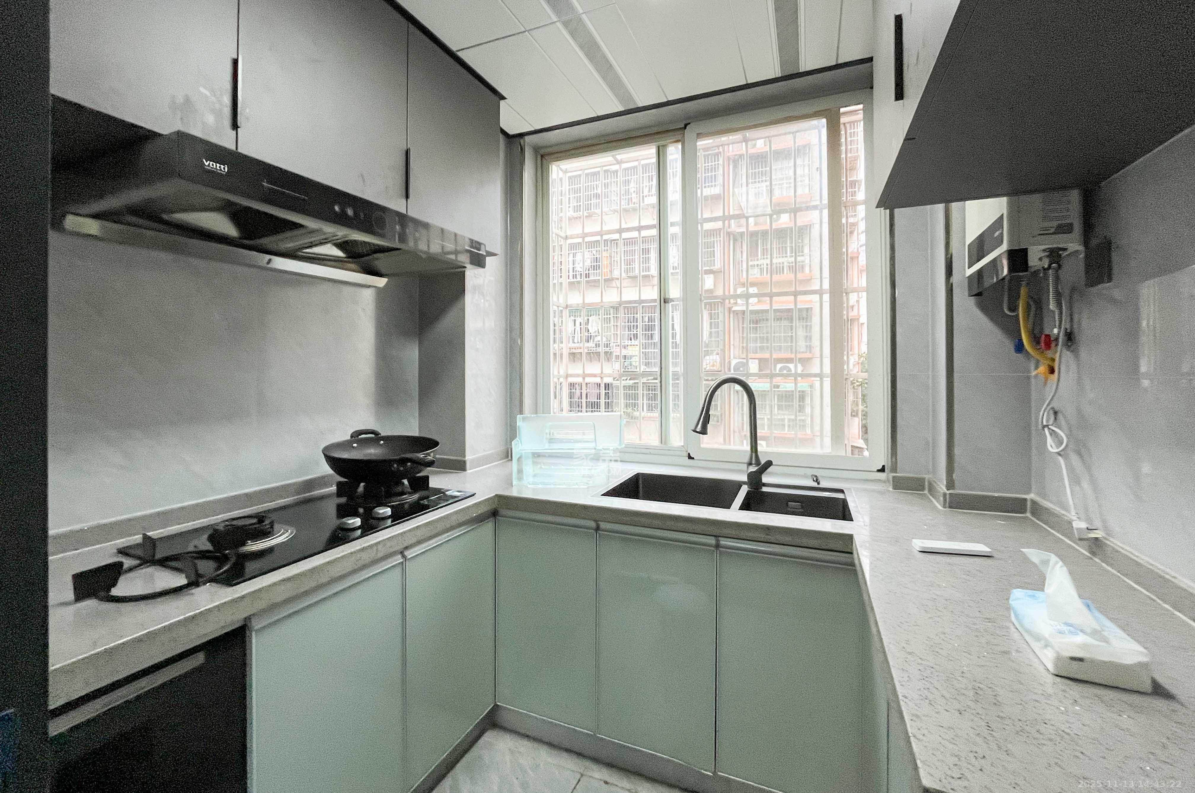 老灯泡厂宿舍（啤酒厂宿舍）  2室2厅1卫    60.0万厨房