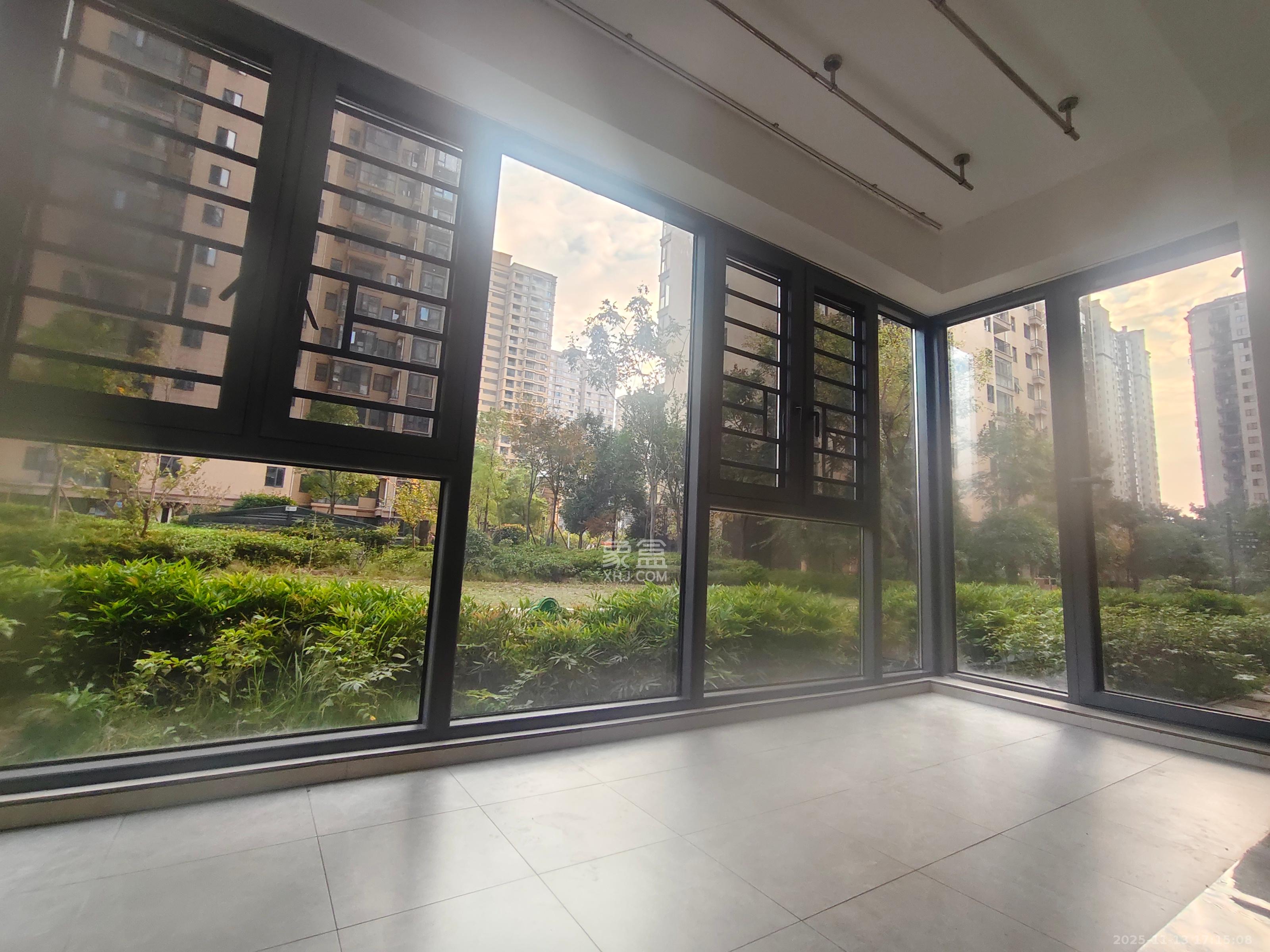 永宏万家里  3室2厅2卫    3000.0元/月