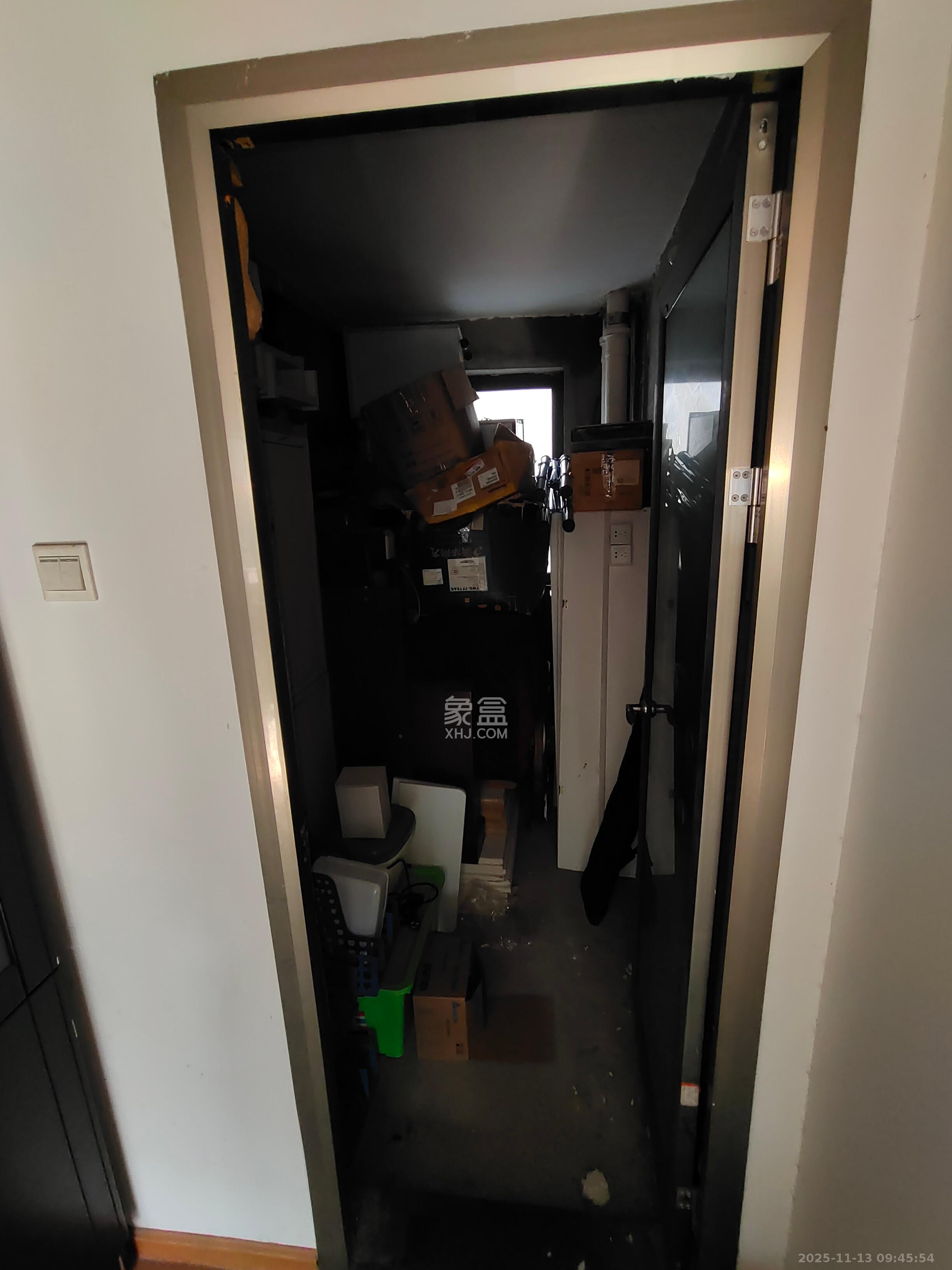 达美D6区  4室1厅2卫    3900.0元/月室内图