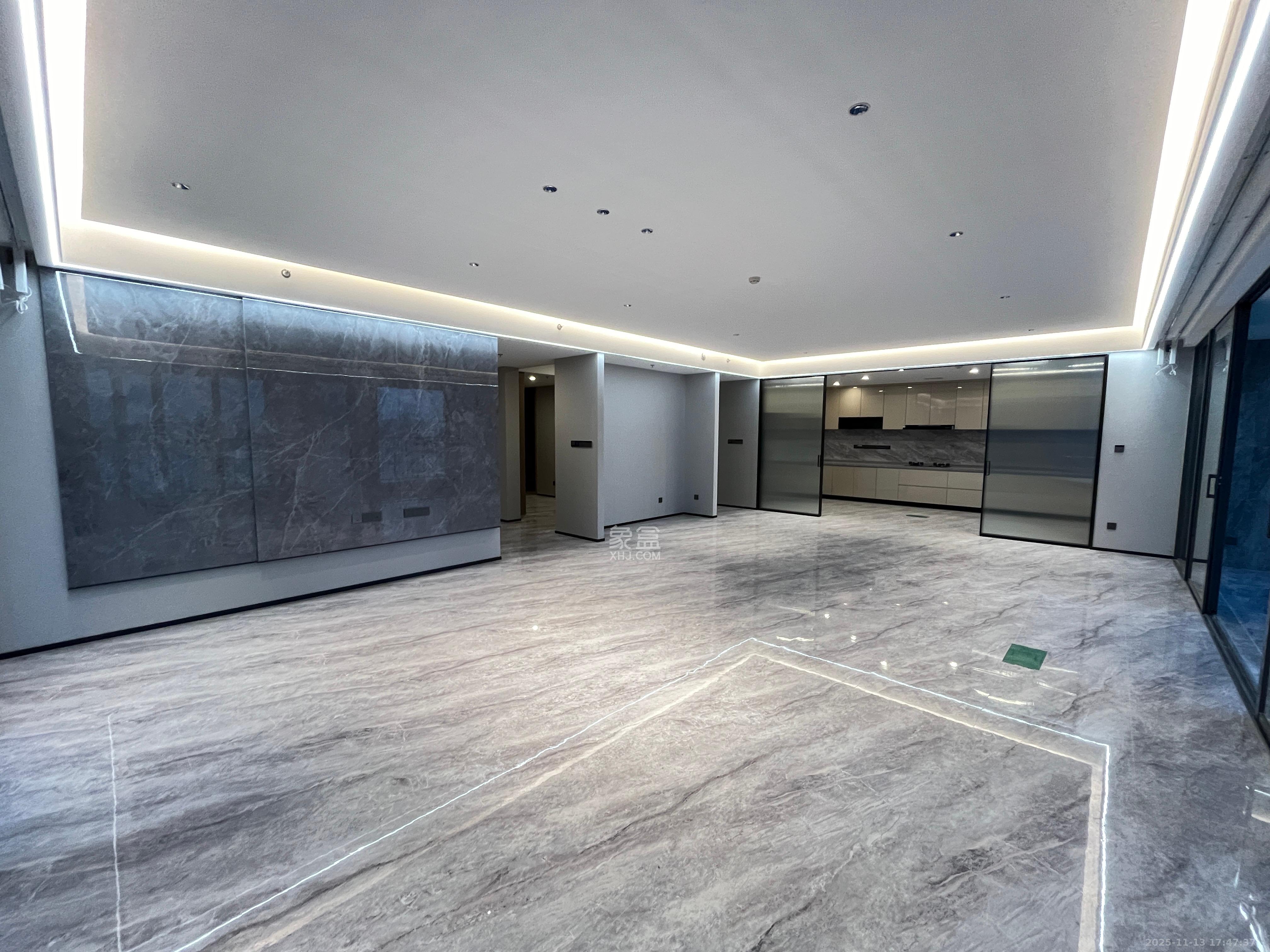 旭辉铂悦湘江  4室2厅5卫    25000.0元/月室内图