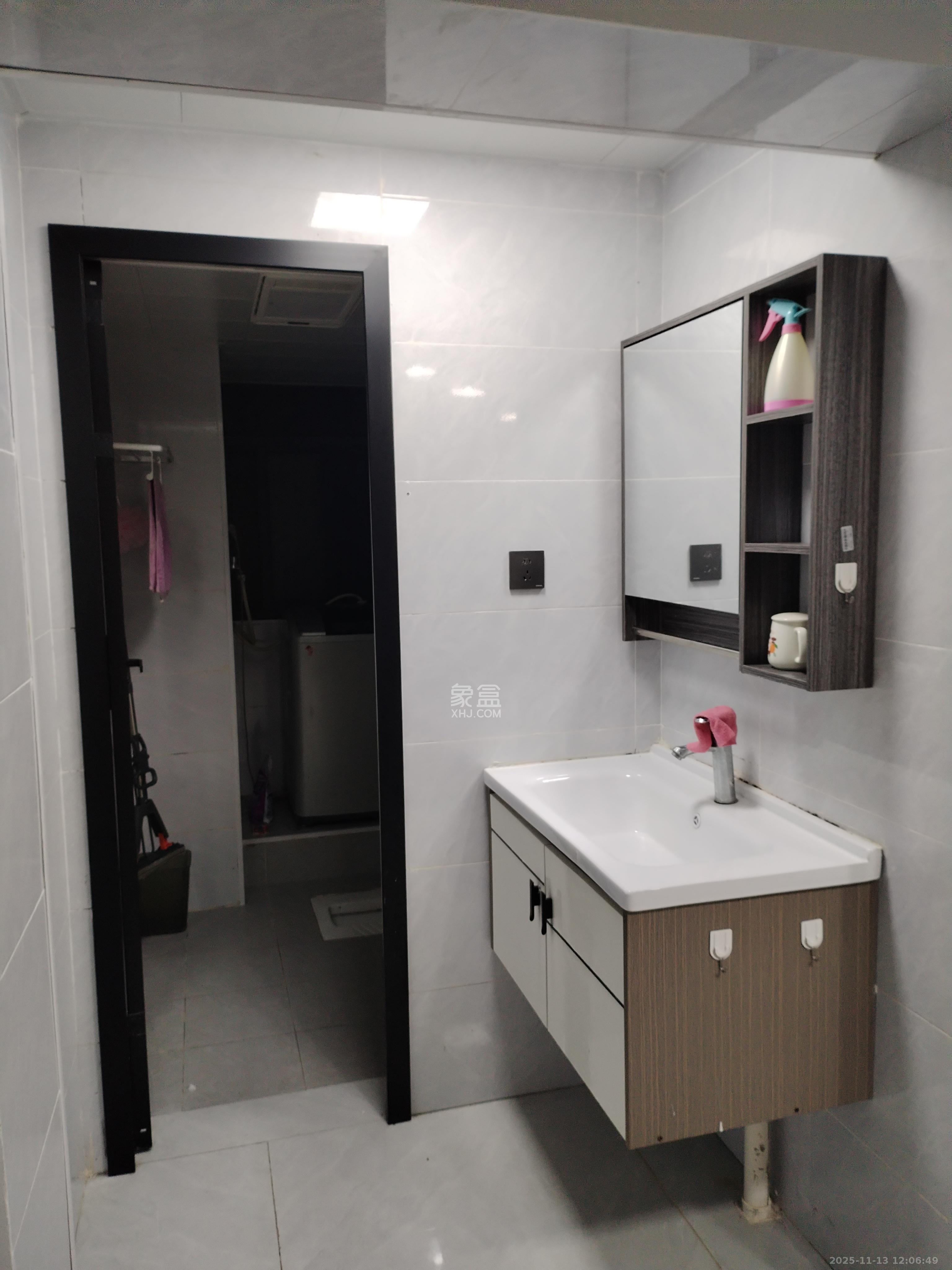 林科大教师单位房 3室2厅1卫 2300.0元/月 林科大教师单位房 3室2厅1卫 2300.0元/月室内图