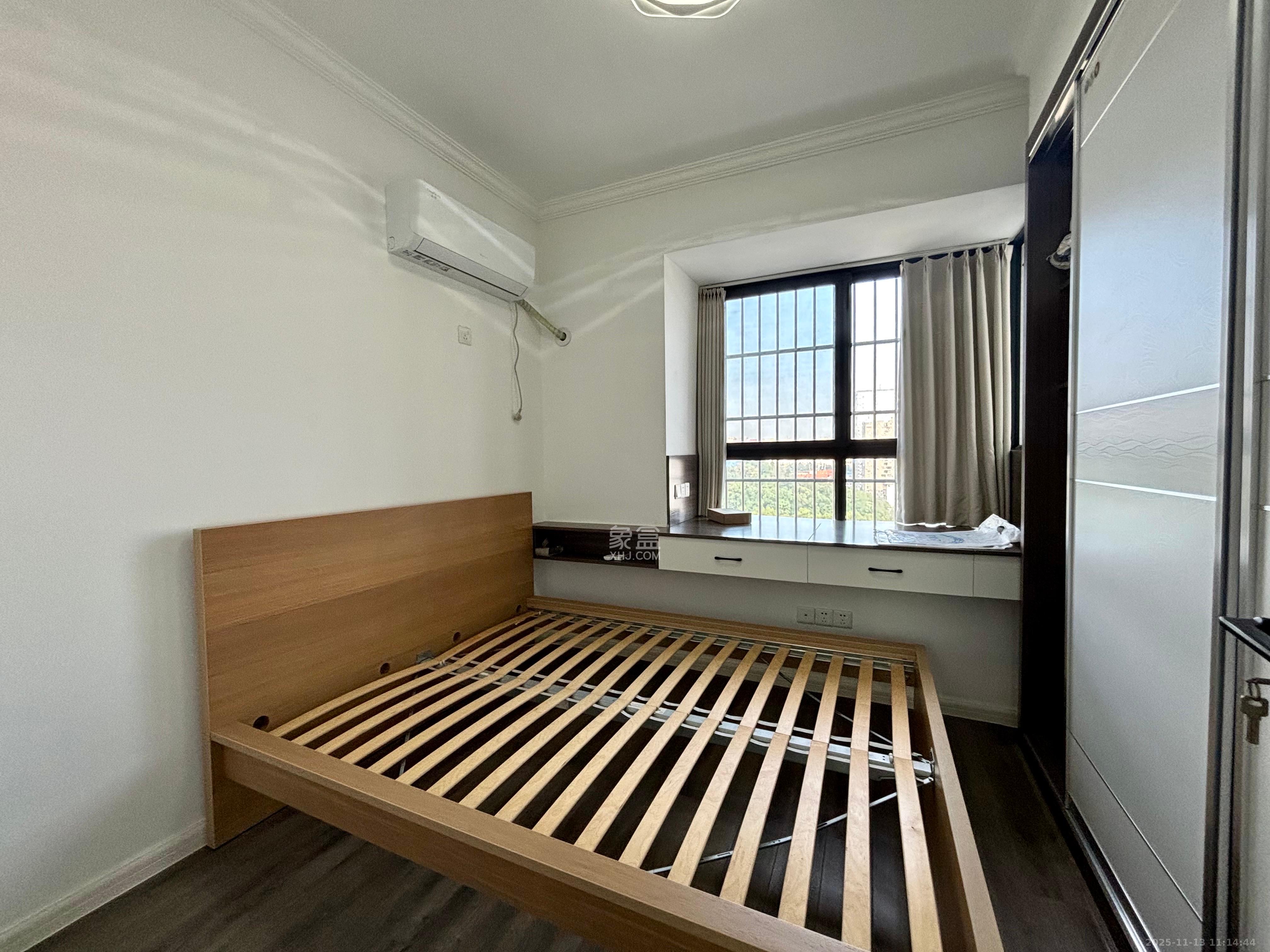 海林馨香雅苑  4室2厅2卫    2600.0元/月室内图