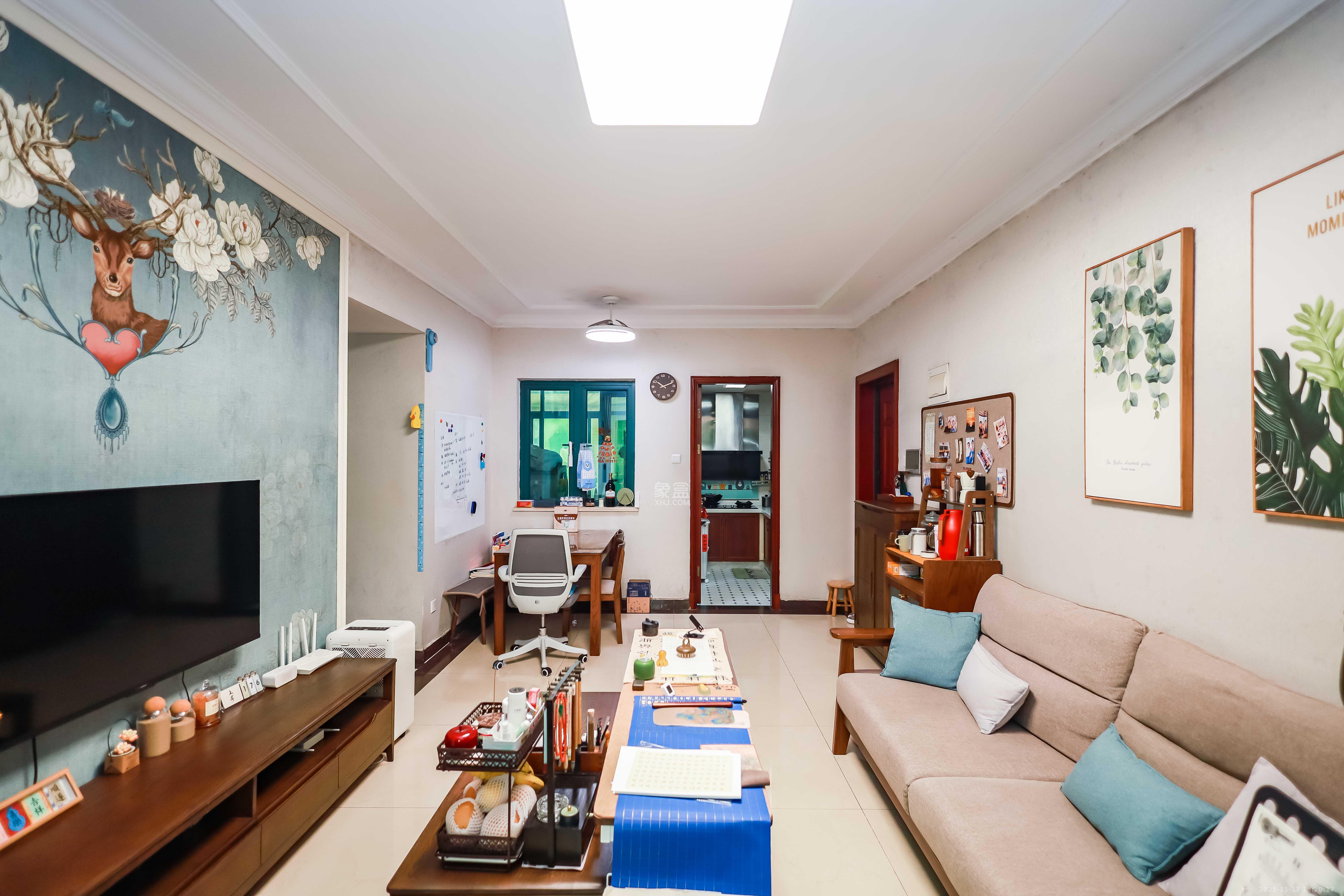 恒大华府  3室2厅1卫    135.0万客厅