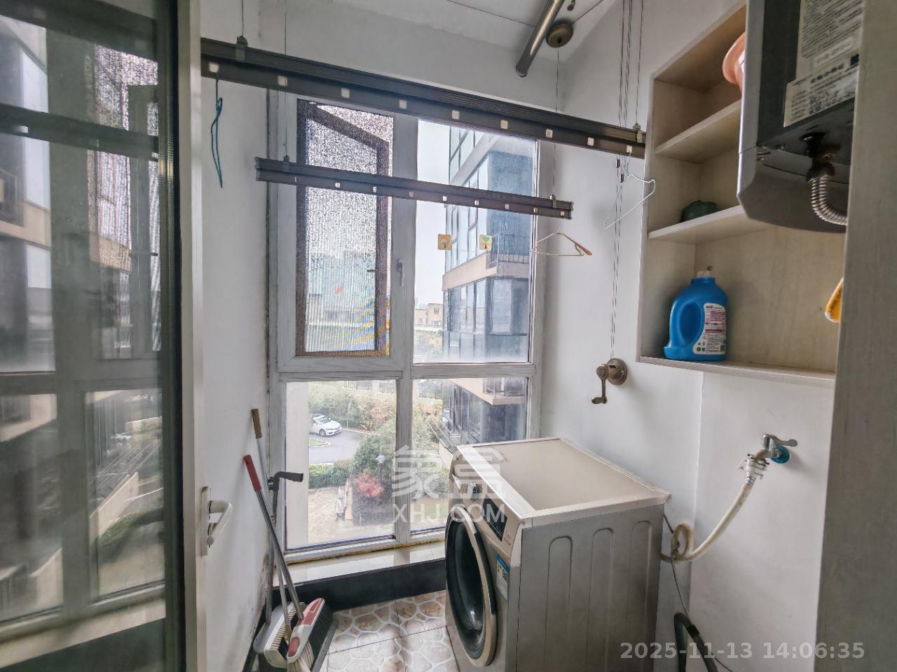 美麓阳光  2室2厅1卫    2400.0元/月室内图