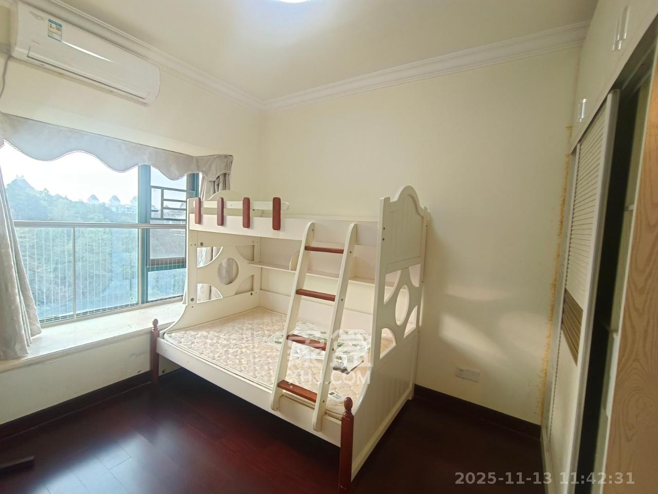 恒大城  1室2厅1卫    2400.0元/月室内图