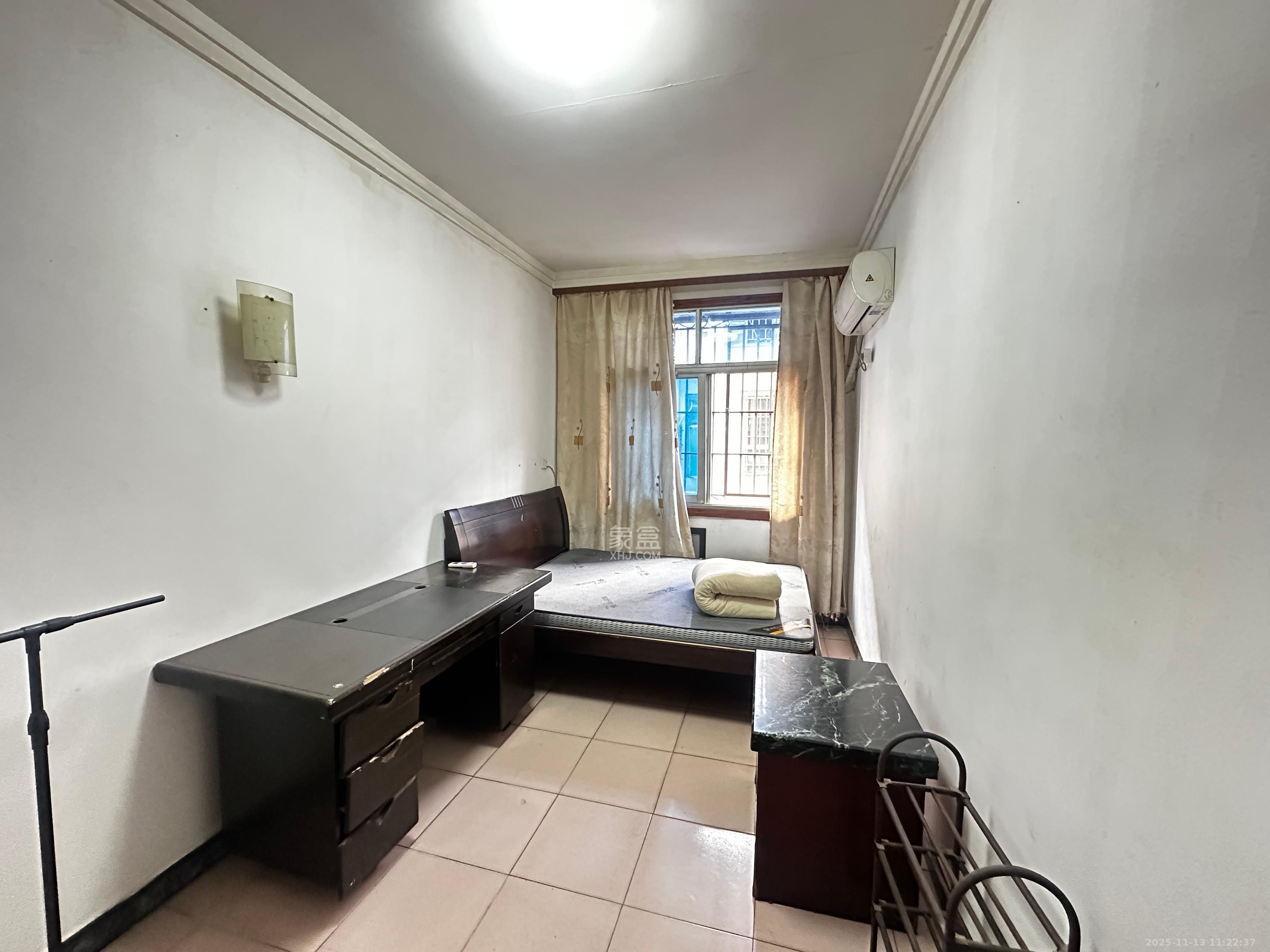 星沙三区  3室2厅1卫    1300.0元/月