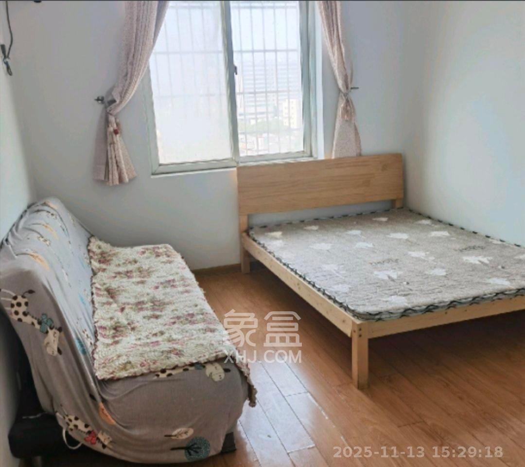 玛依拉山庄  3室2厅1卫    2500.0元/月室内图