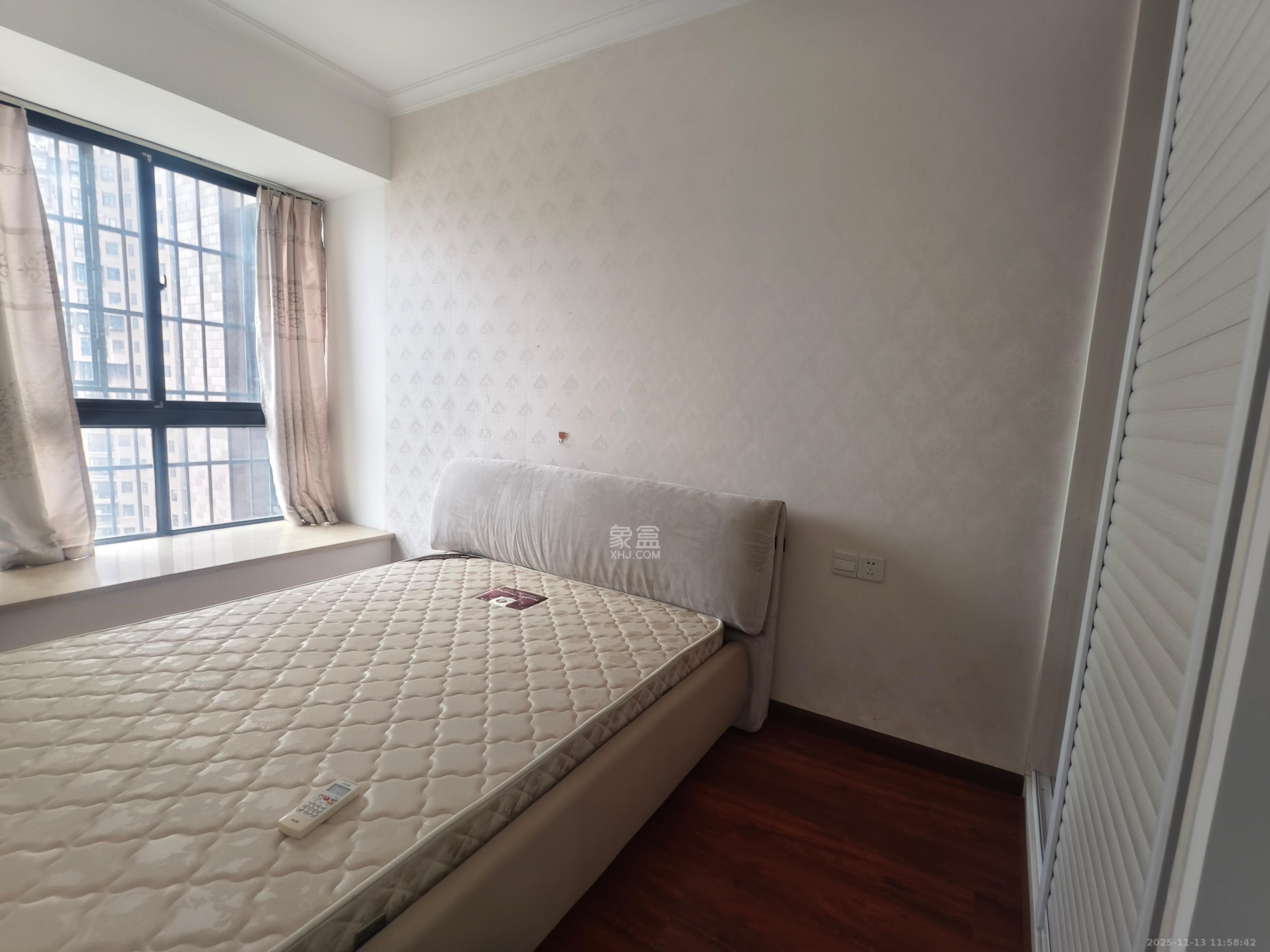 康桥长郡  4室2厅2卫    2600.0元/月室内图