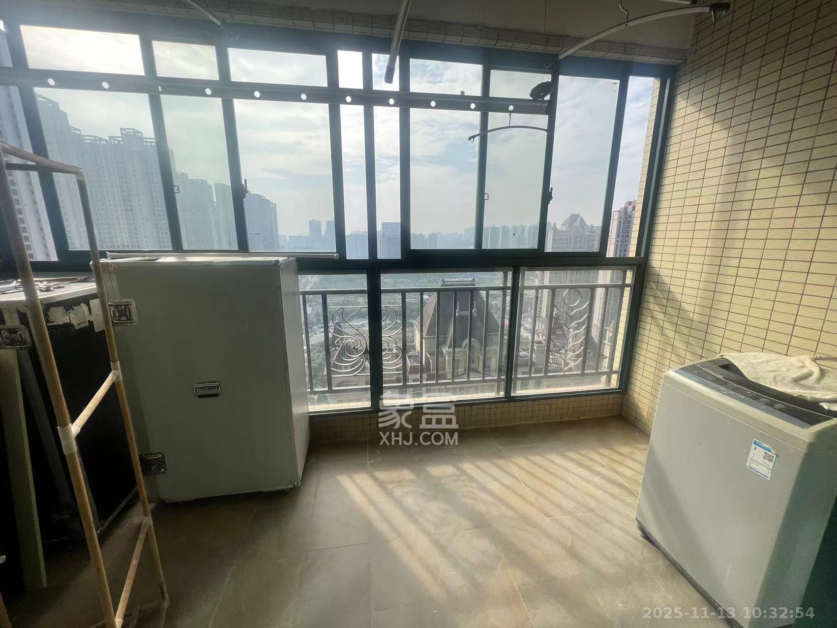 恒大绿洲  3室2厅2卫    2300.0元/月室内图