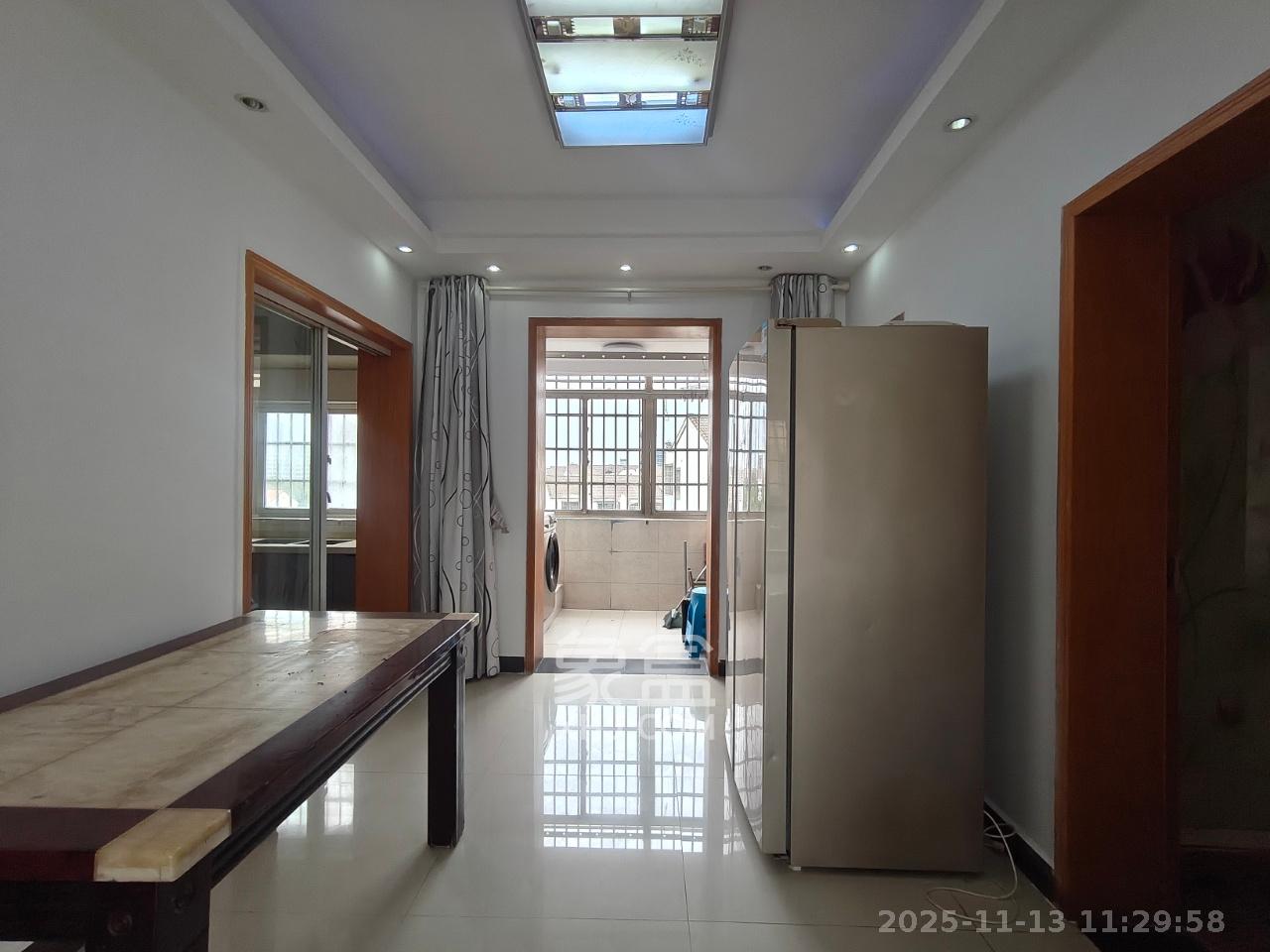 中新森林海  3室2厅2卫    1200.0元/月室内图