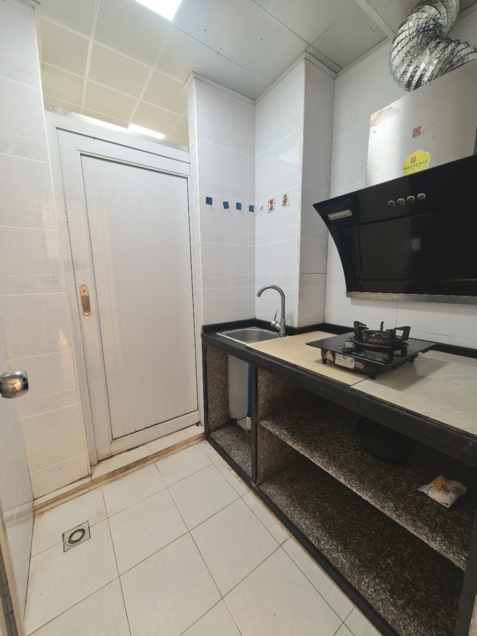 西岭华庭  2室2厅1卫    108.0万客厅