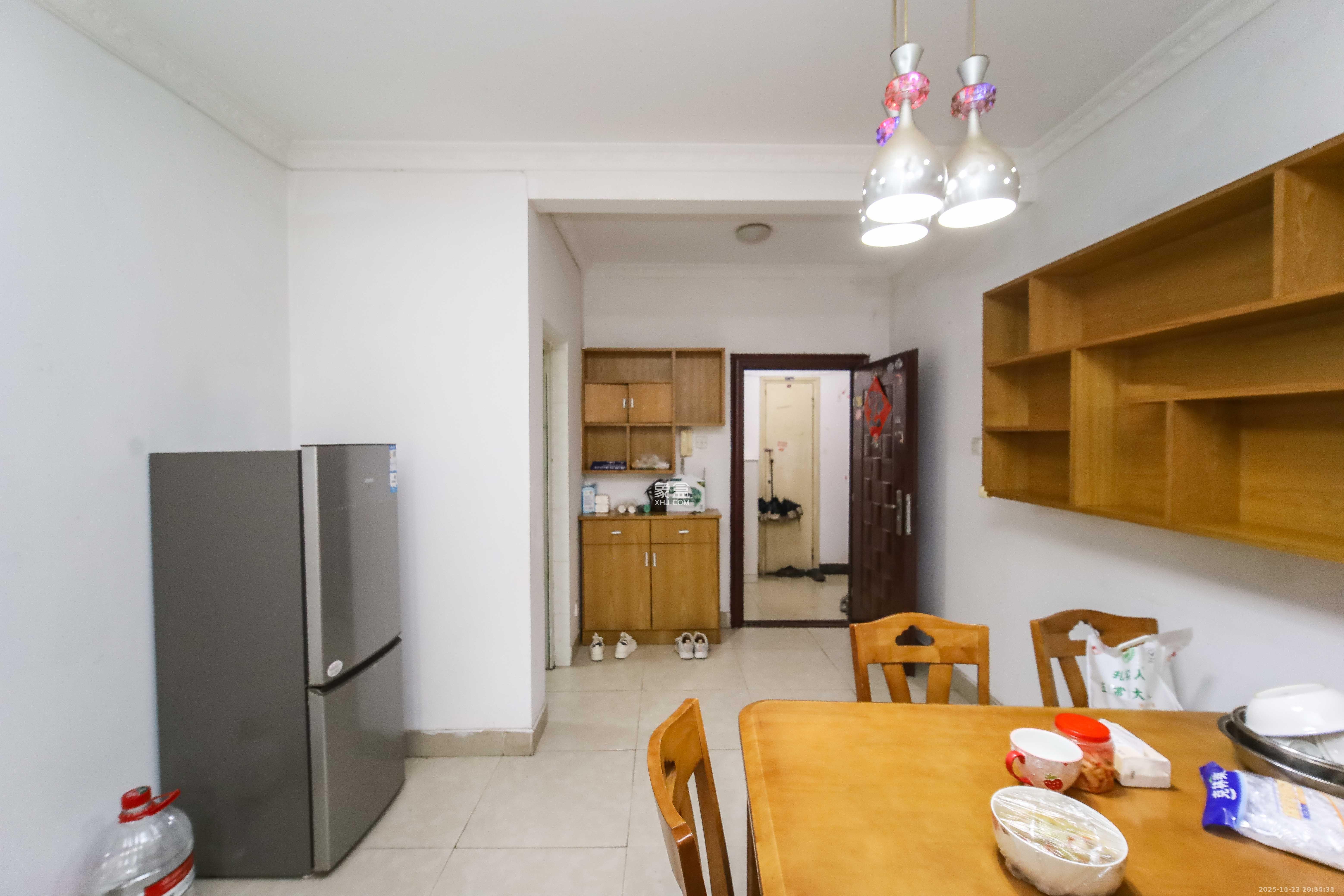 东玺门  2室1厅1卫    2400.0元/月室内图