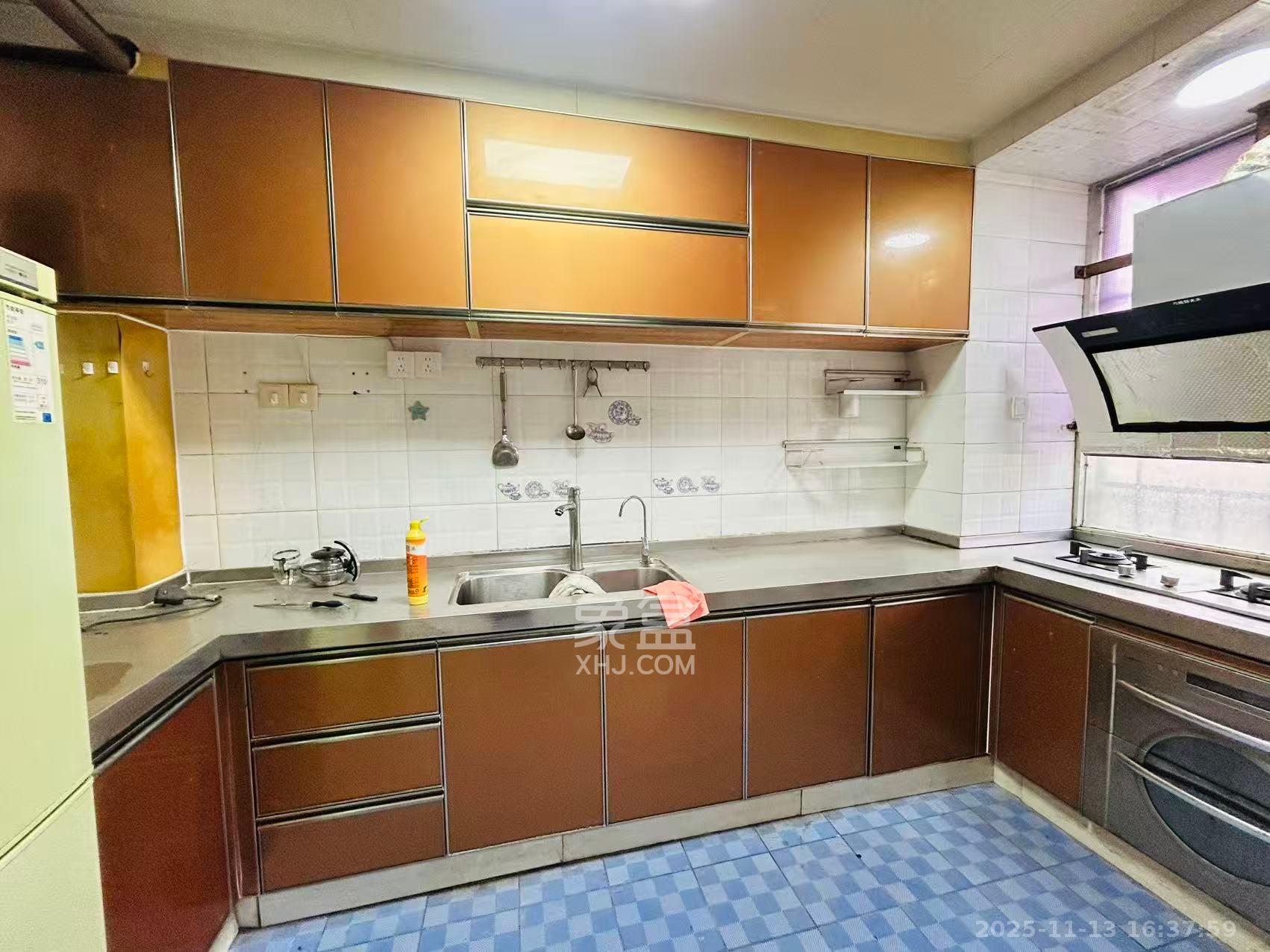 长征花园  3室2厅2卫    1900.0元/月室内图