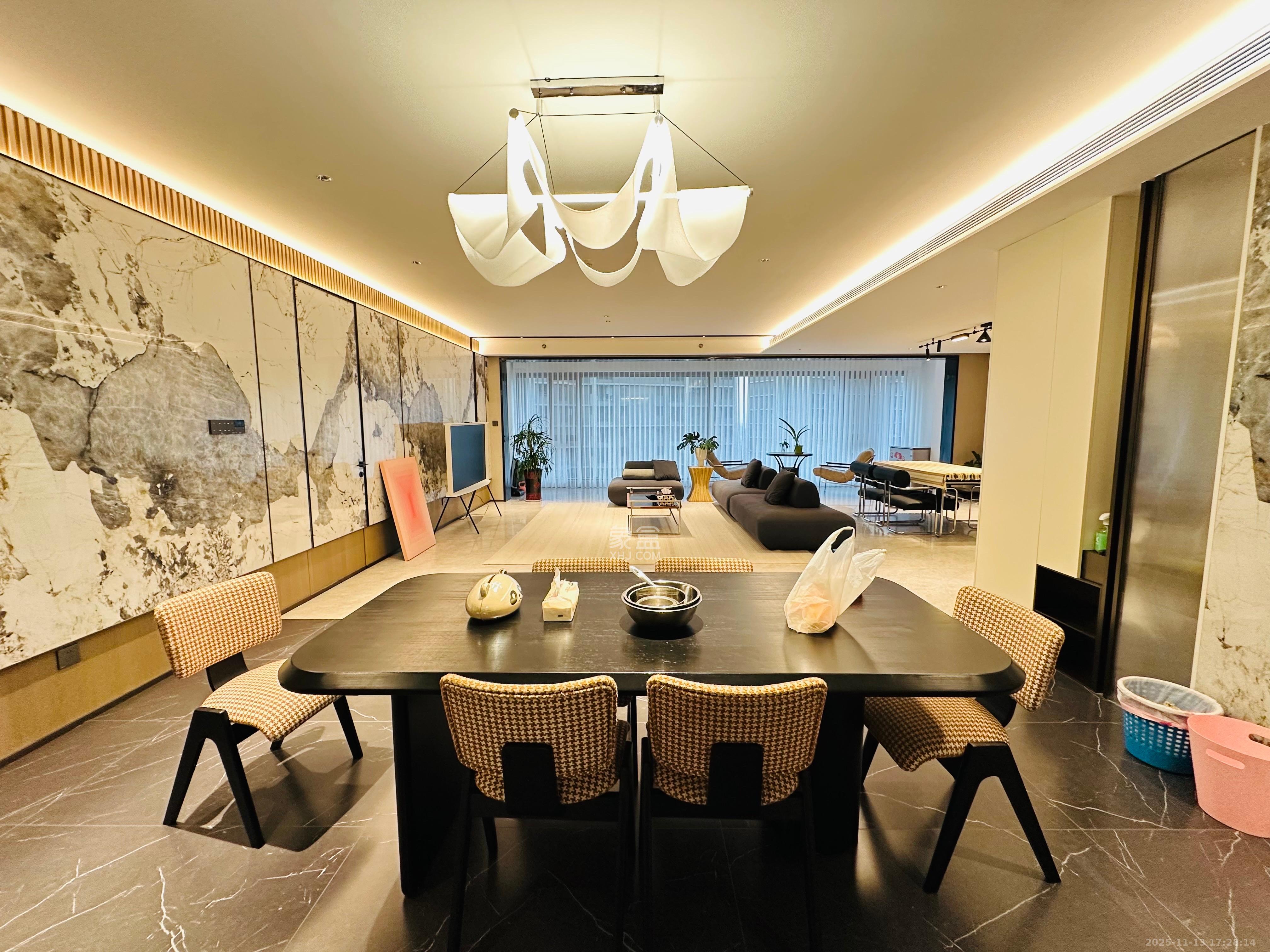 长沙悦府（华润万象城）  4室2厅3卫    16000.0元/月室内图