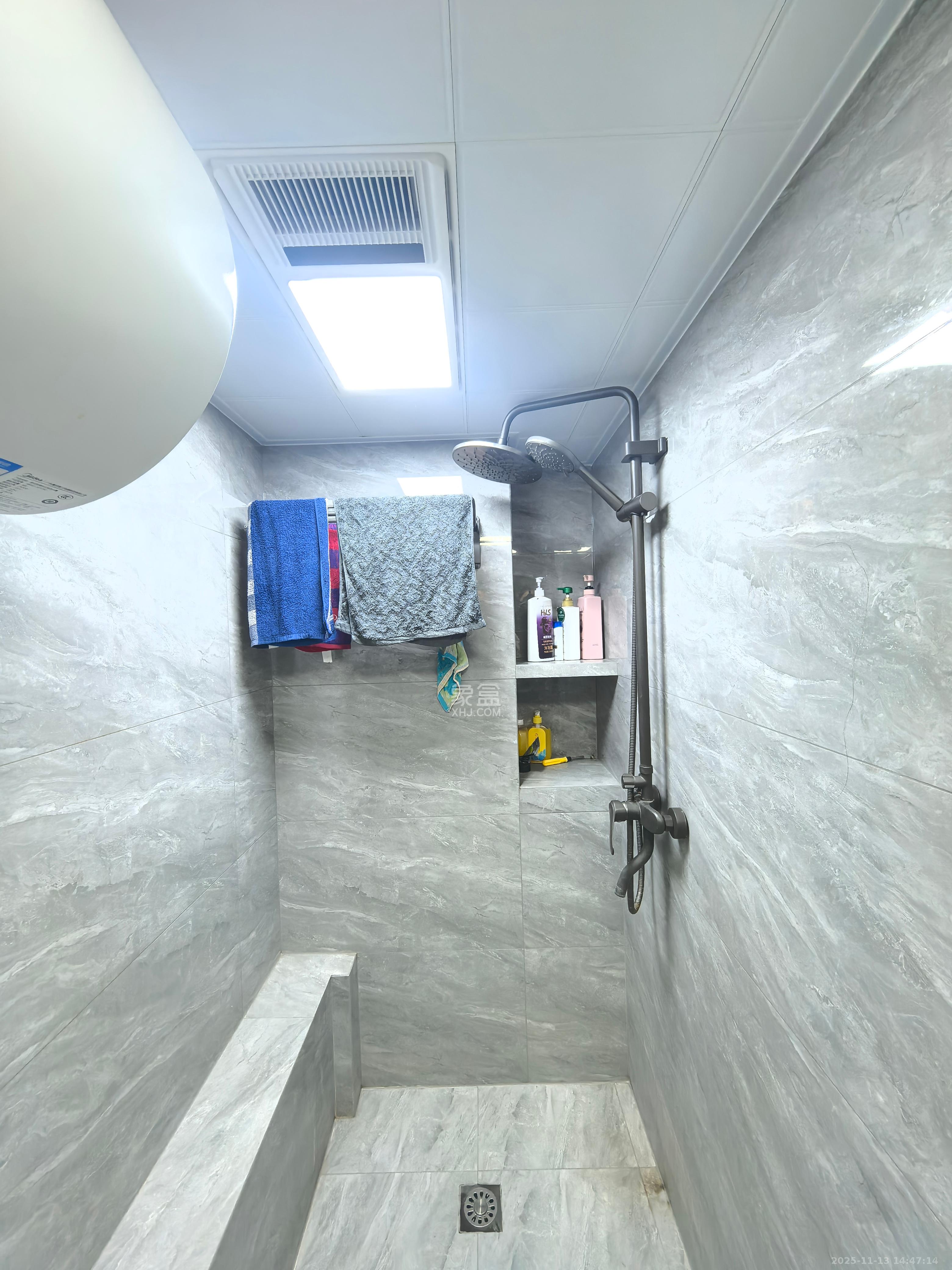 越秀悦湖台 2室1厅1卫 2500.0元/月 越秀悦湖台 2室1厅1卫 2500.0元/月室内图