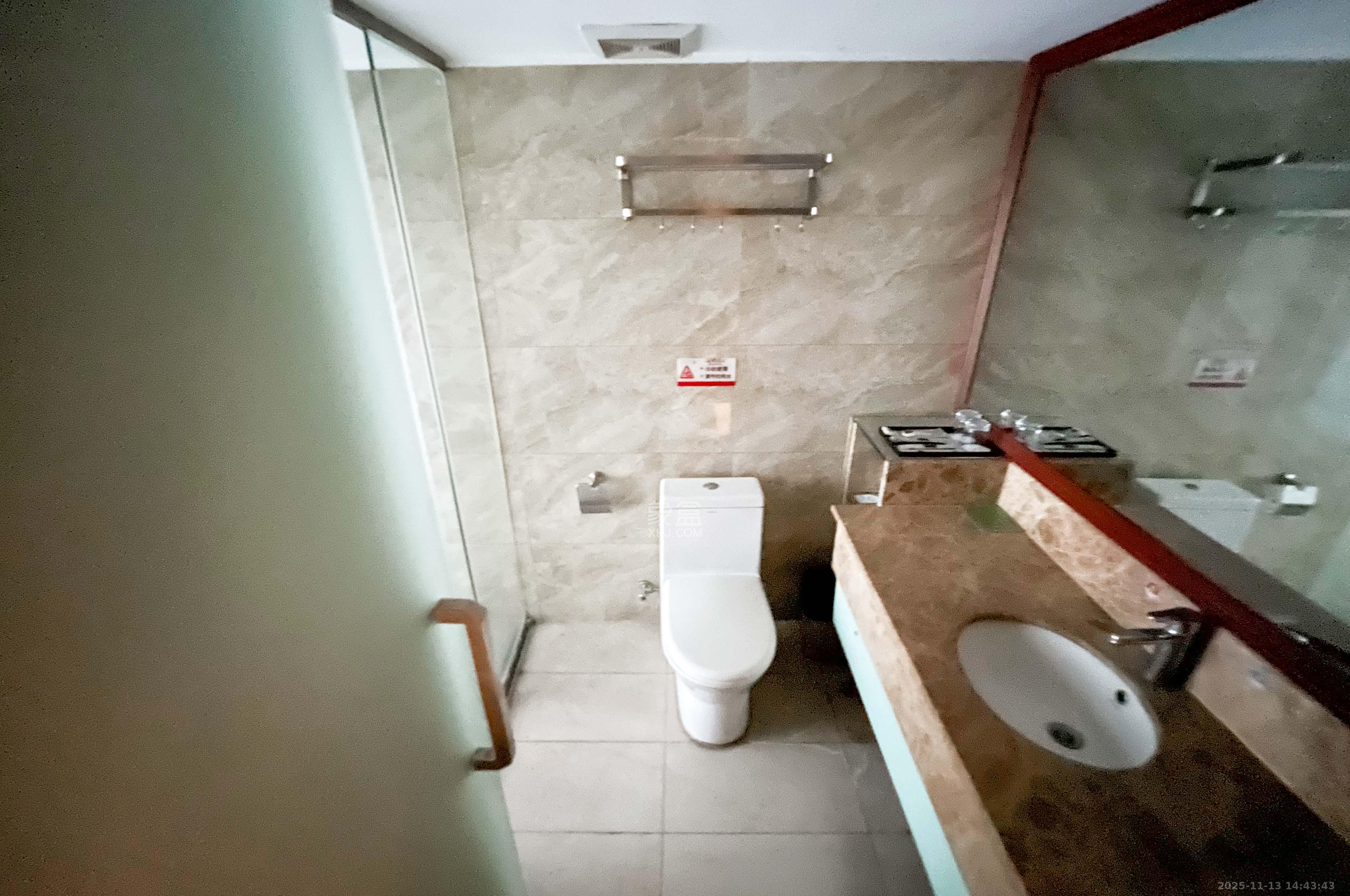 玛依拉山庄 2室1厅1卫 60.0万 玛依拉山庄 2室1厅1卫 60.0万卫生间