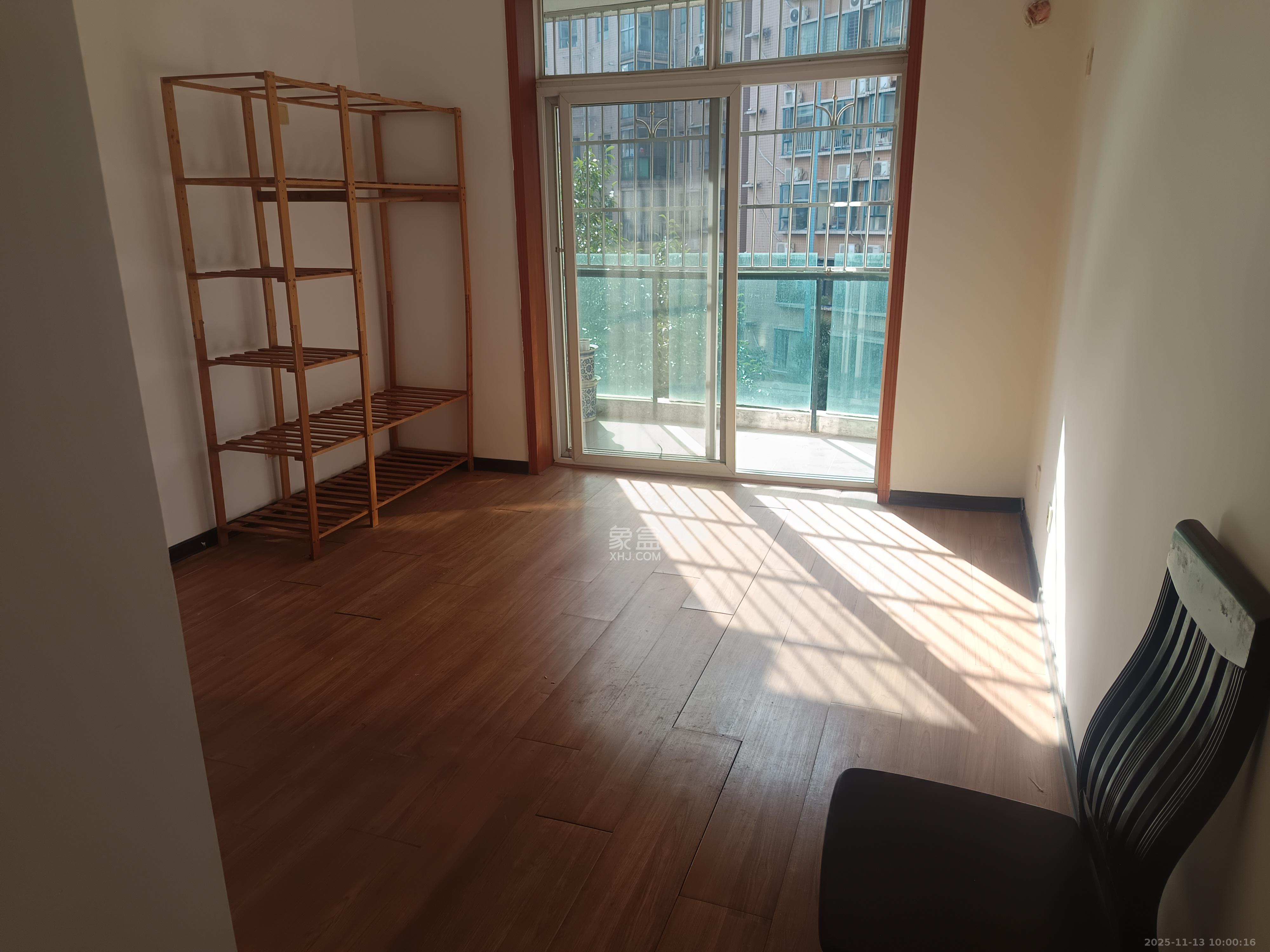 金色山庄  3室2厅2卫    2800.0元/月室内图