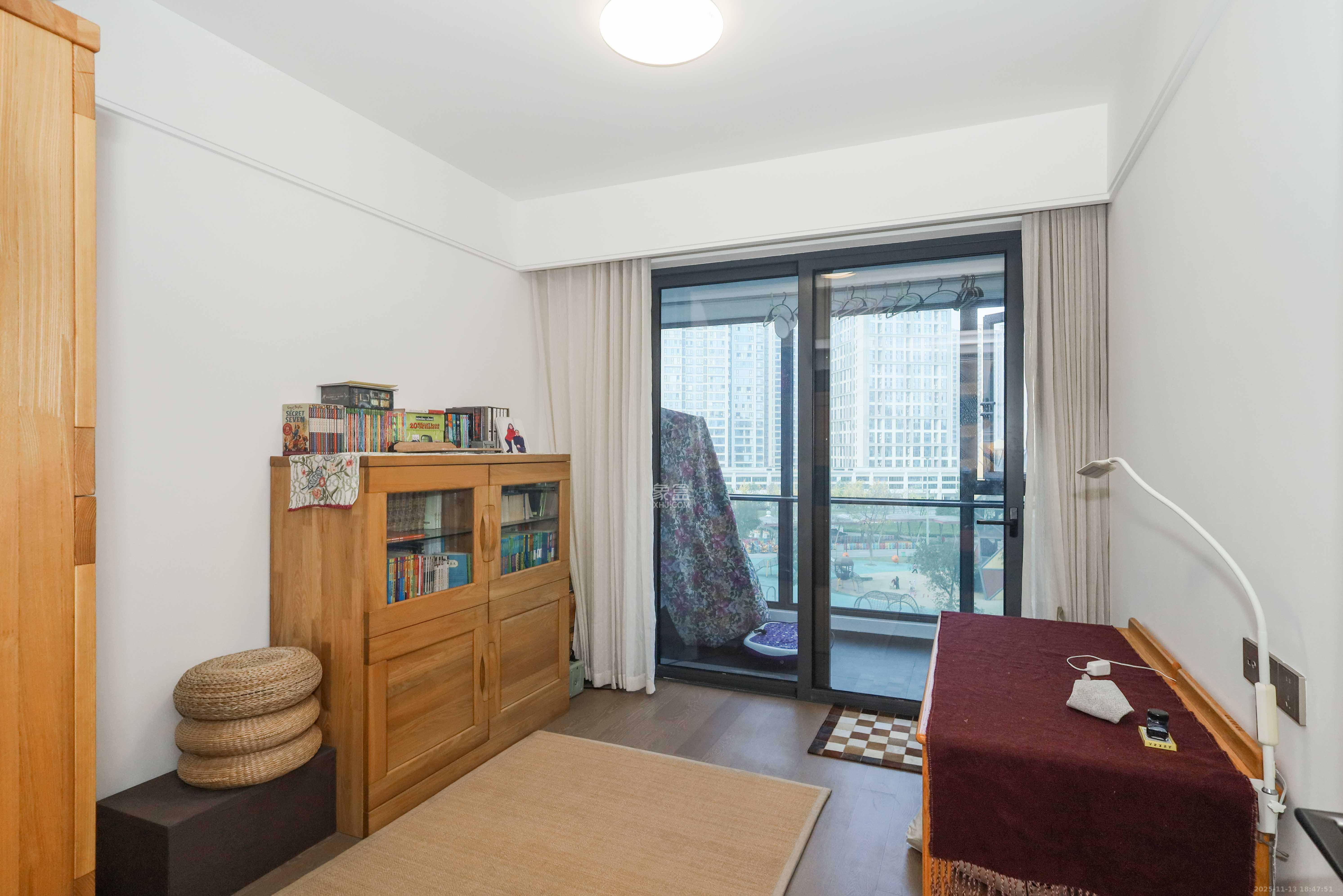 绿城招商桂语雲峯  4室2厅2卫    380.0万卧室