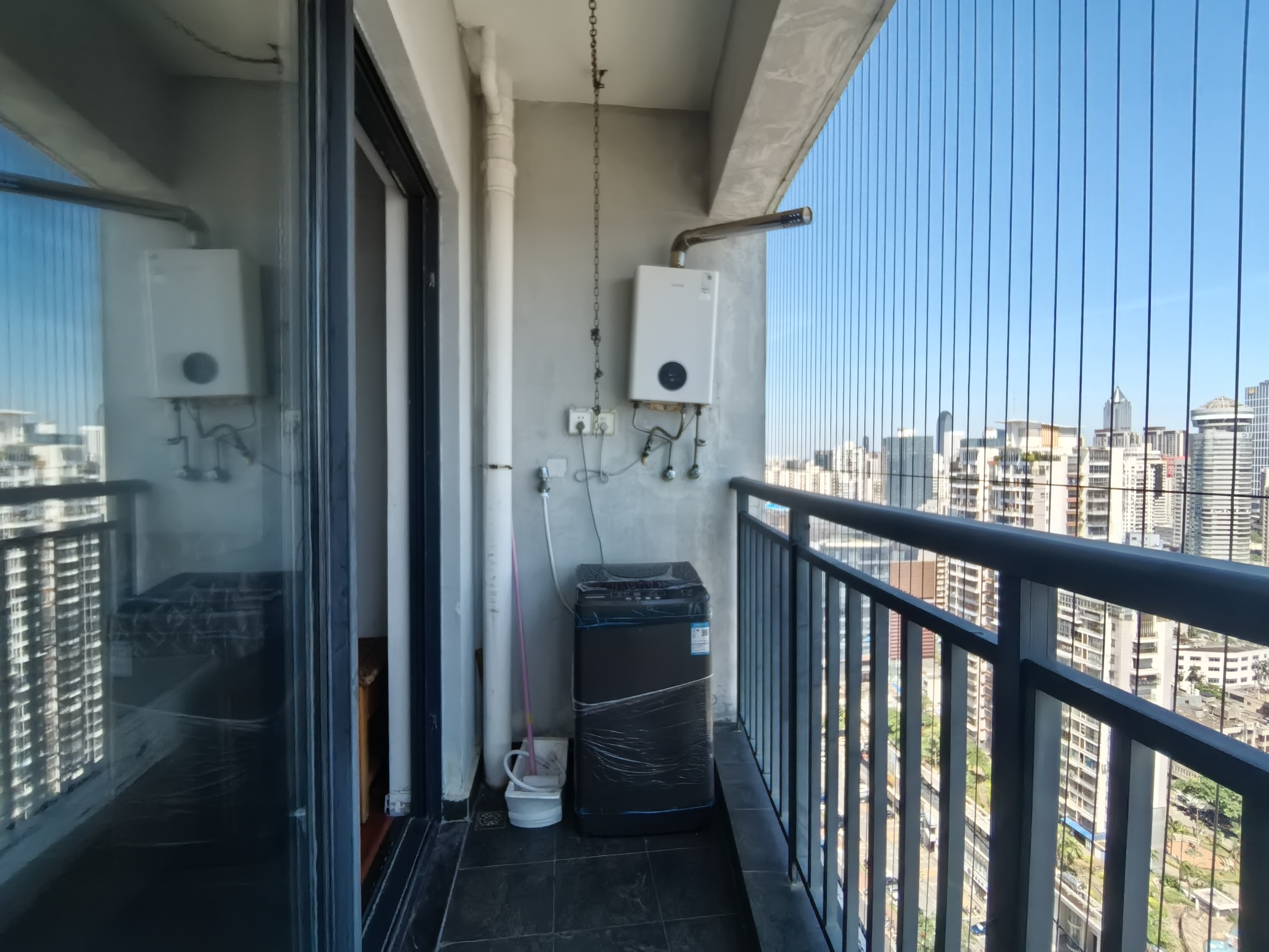 椰岛广场  1室0厅1卫    1800.0元/月室内图