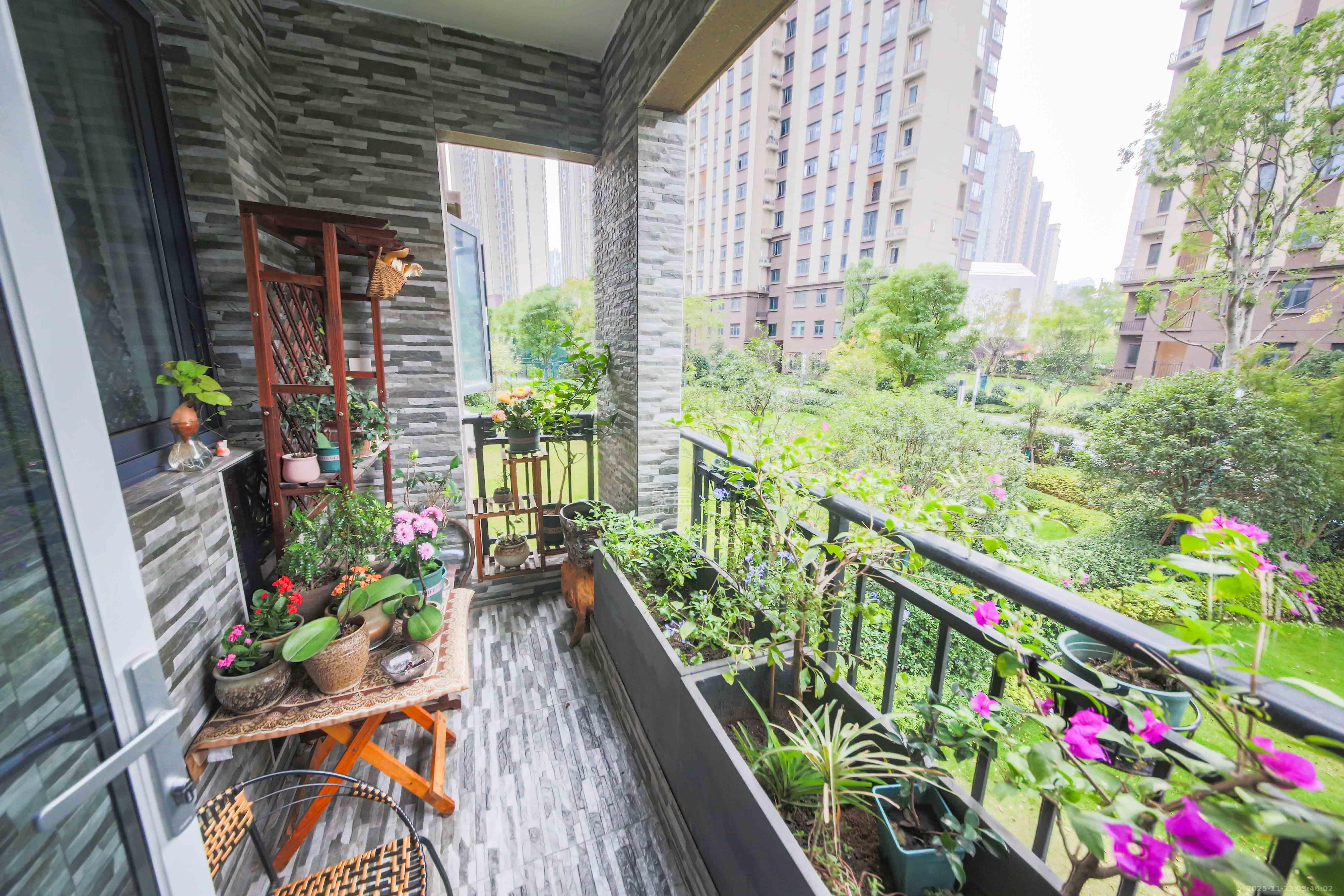 中建钰和城  3室2厅2卫    150.0万阳台