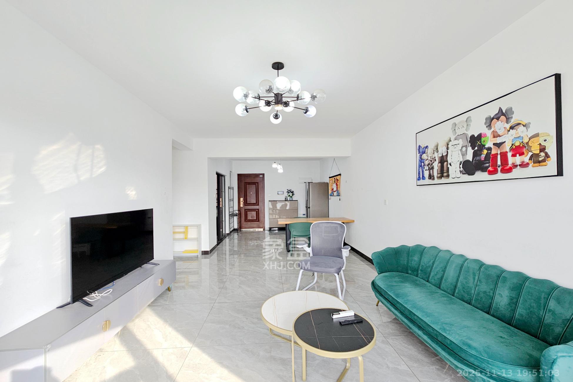 明昇壹城(明昇时代广场)一期 1室2厅2卫 120.0万 明昇壹城(明昇时代广场)一期 1室2厅2卫 120.0万客厅