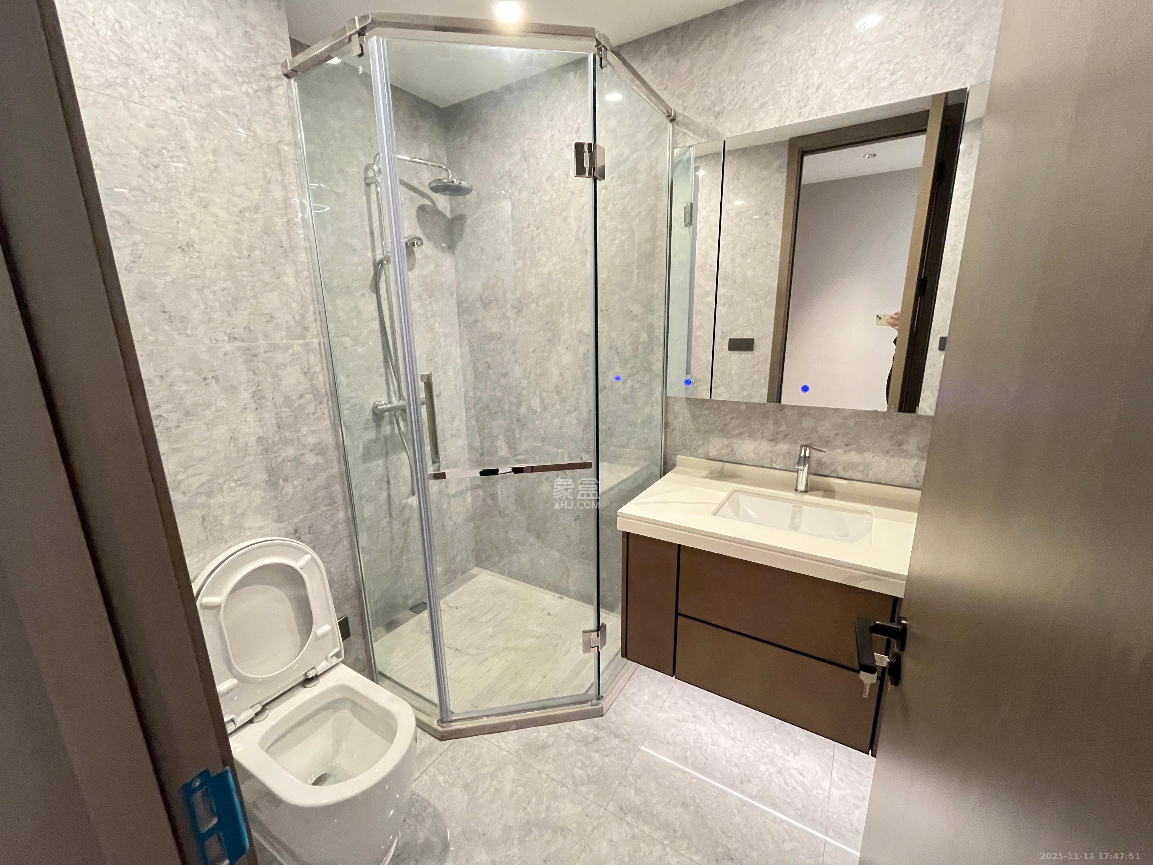 旭辉铂悦湘江  4室2厅5卫    25000.0元/月室内图