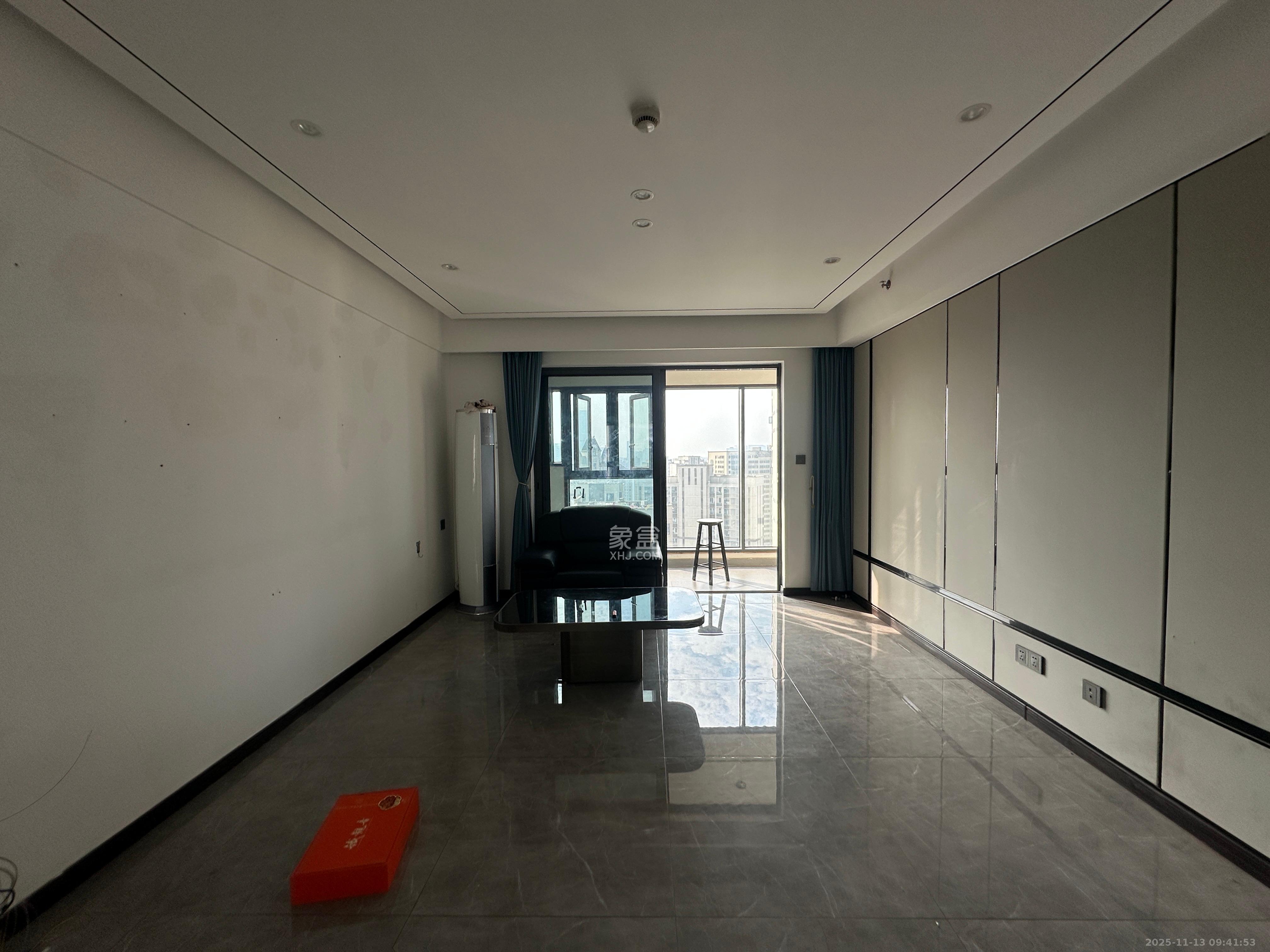 卓越中寰  4室2厅2卫    4500.0元/月