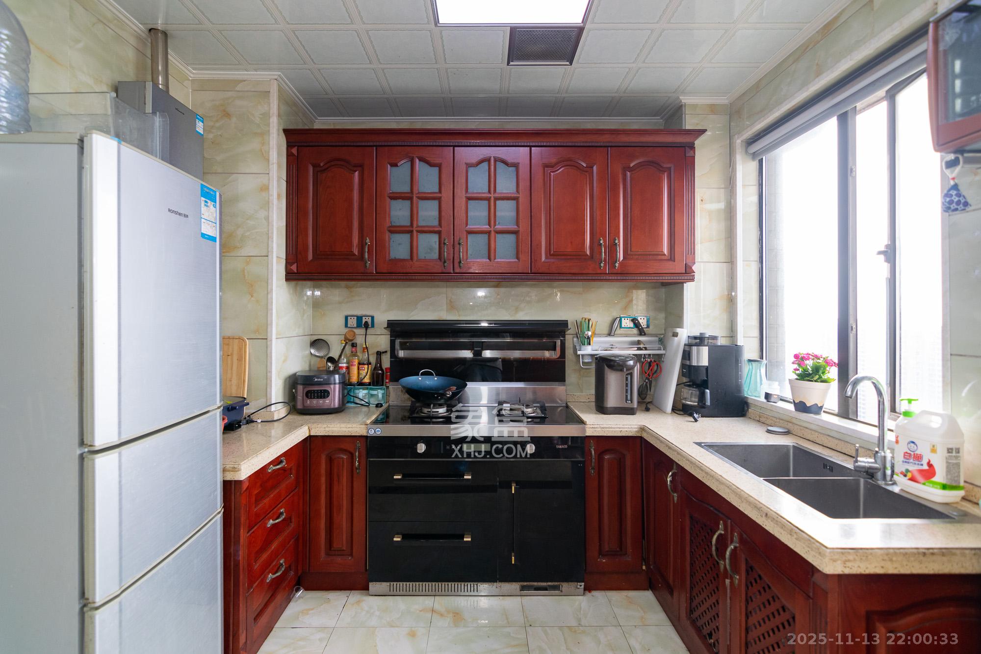 润和紫郡一期 5室2厅2卫 95.0万 润和紫郡一期 5室2厅2卫 95.0万厨房