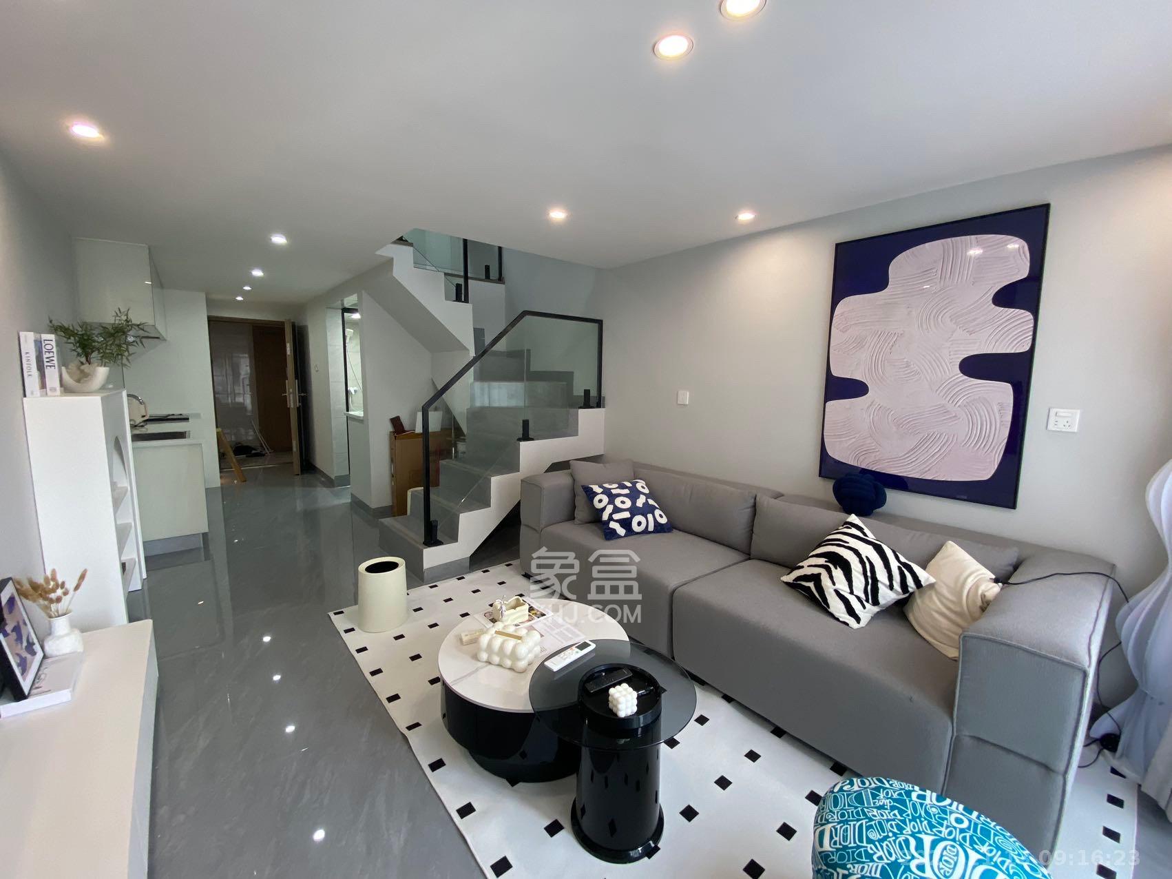 卓越江岸  1室1厅1卫    2800.0元/月室内图