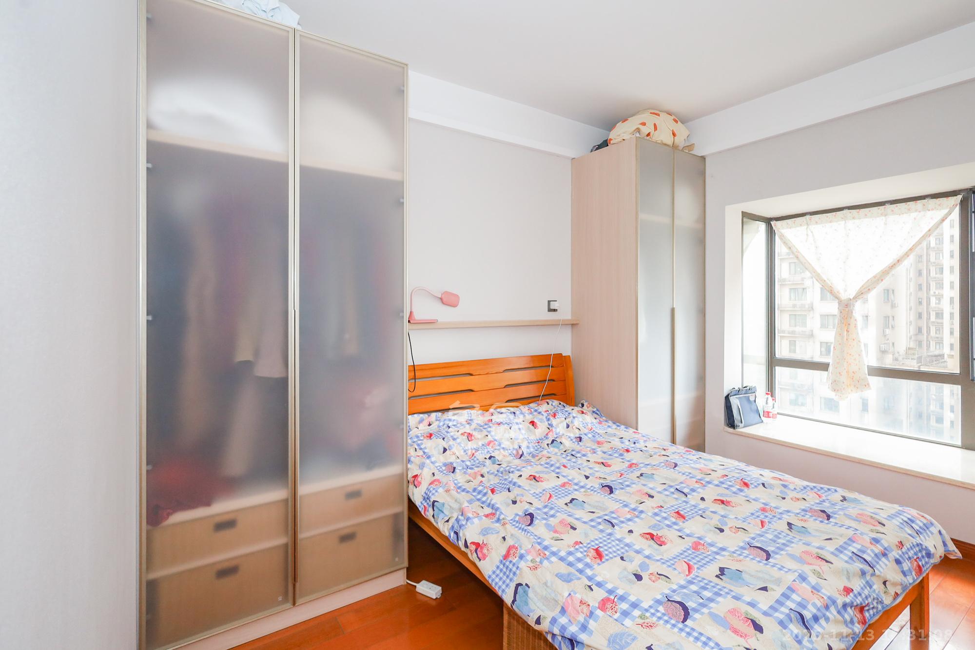 旭辉藏郡（藏郡、旭湘华府)  3室2厅1卫    225.0万卧室